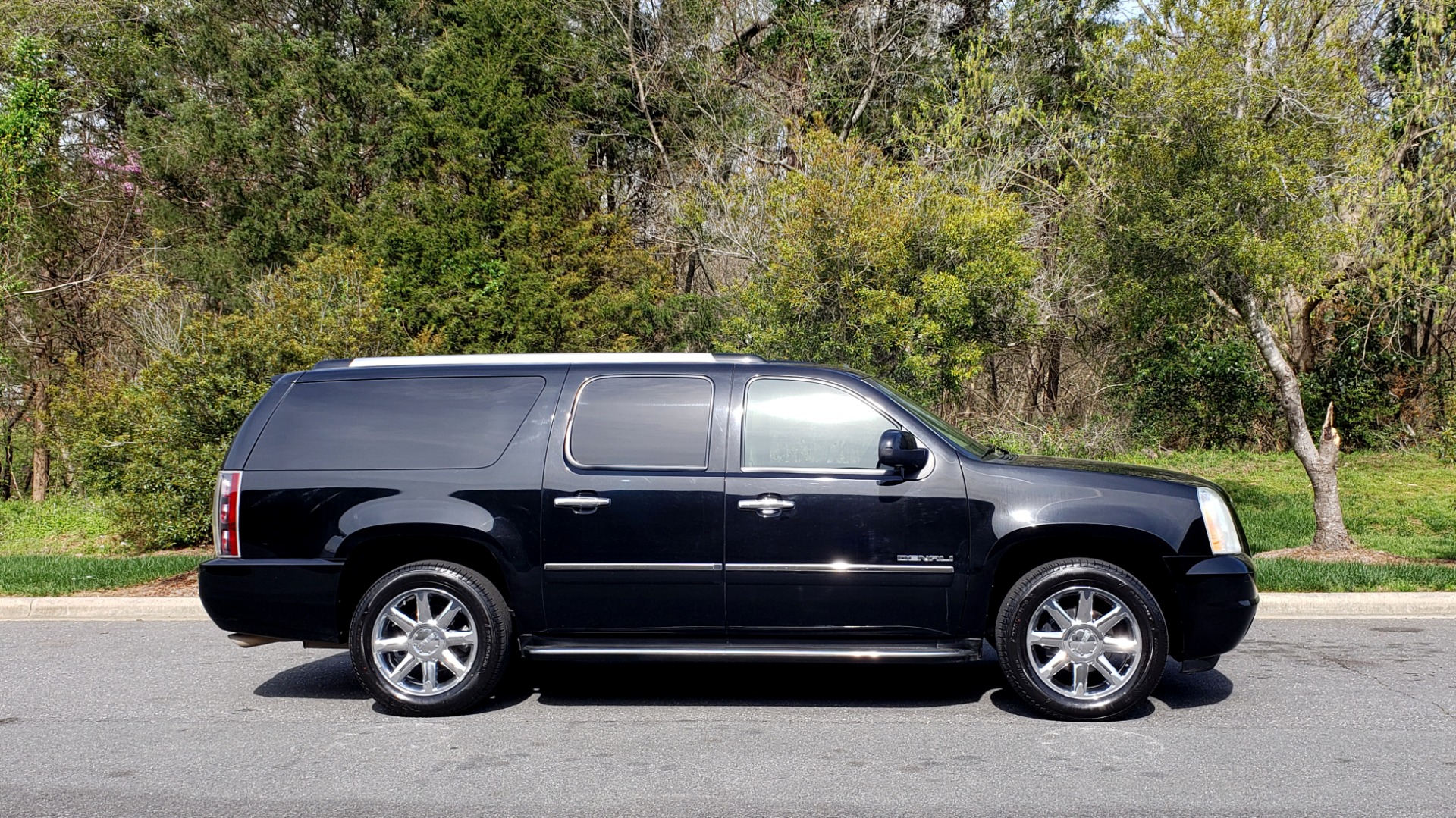 Used 2012 GMC YUKON XL DENALI AWD / NAV / SUN & ENT PKG / SUNROOF / REARVIEW / 3-ROW for sale Sold at Formula Imports in Charlotte NC 28227 5