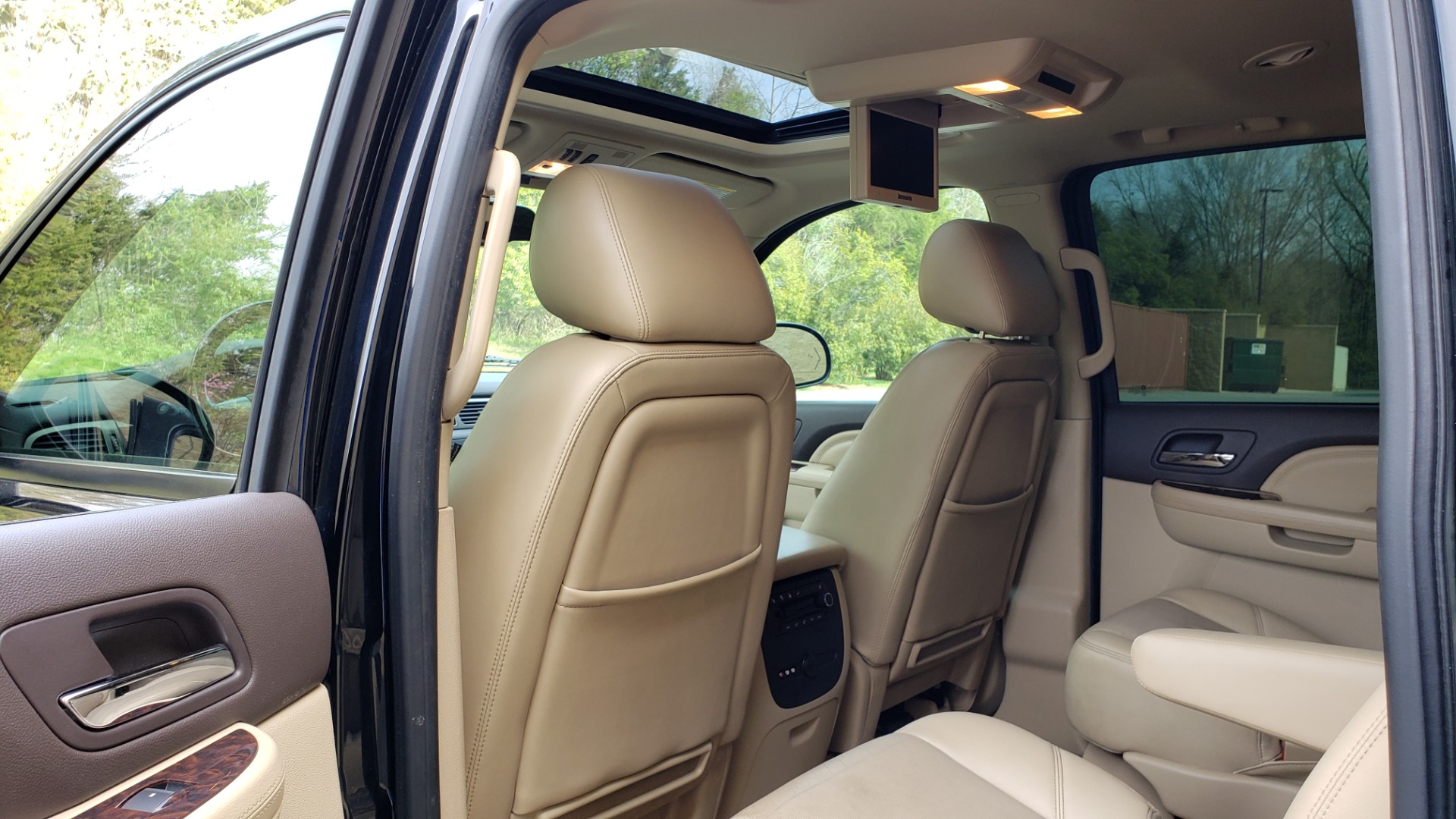 Used 2012 GMC YUKON XL DENALI AWD / NAV / SUN & ENT PKG / SUNROOF / REARVIEW / 3-ROW for sale Sold at Formula Imports in Charlotte NC 28227 53