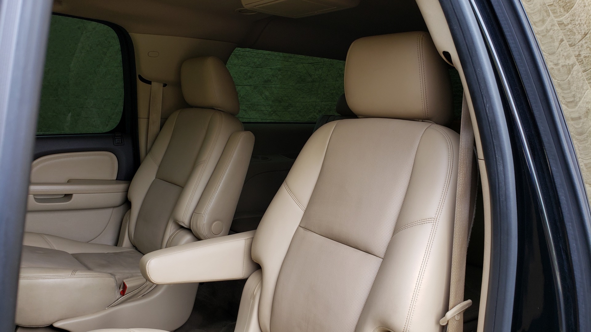 Used 2012 GMC YUKON XL DENALI AWD / NAV / SUN & ENT PKG / SUNROOF / REARVIEW / 3-ROW for sale Sold at Formula Imports in Charlotte NC 28227 54
