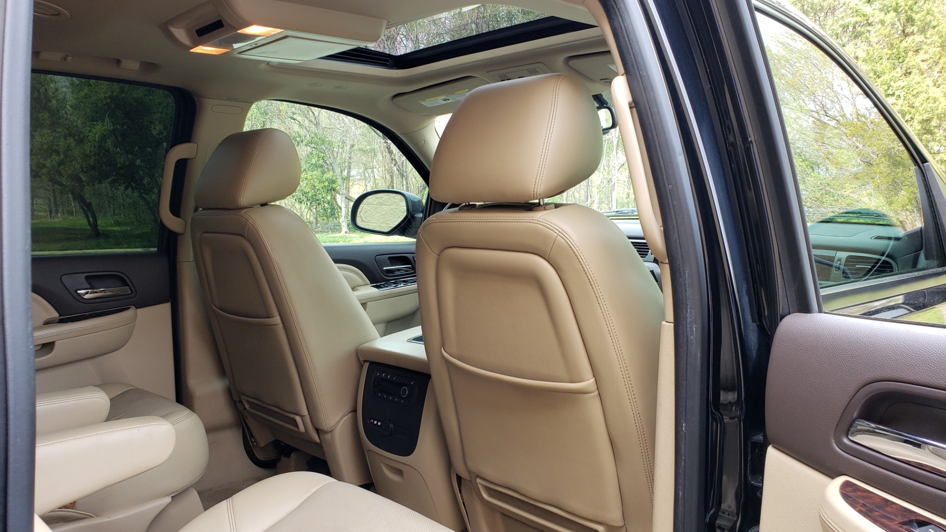 Used 2012 GMC YUKON XL DENALI AWD / NAV / SUN & ENT PKG / SUNROOF / REARVIEW / 3-ROW for sale Sold at Formula Imports in Charlotte NC 28227 70