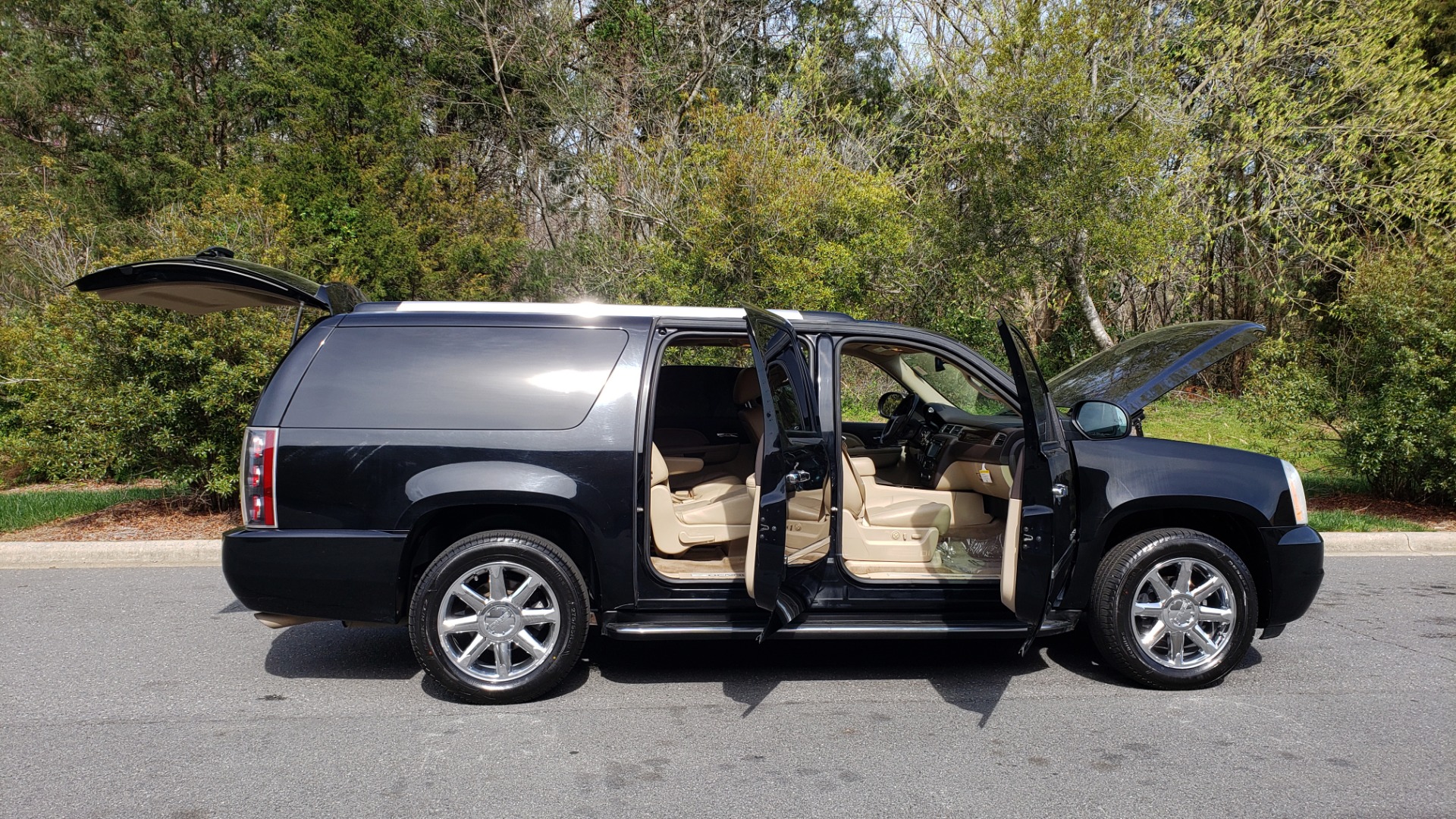 Used 2012 GMC YUKON XL DENALI AWD / NAV / SUN & ENT PKG / SUNROOF / REARVIEW / 3-ROW for sale Sold at Formula Imports in Charlotte NC 28227 9