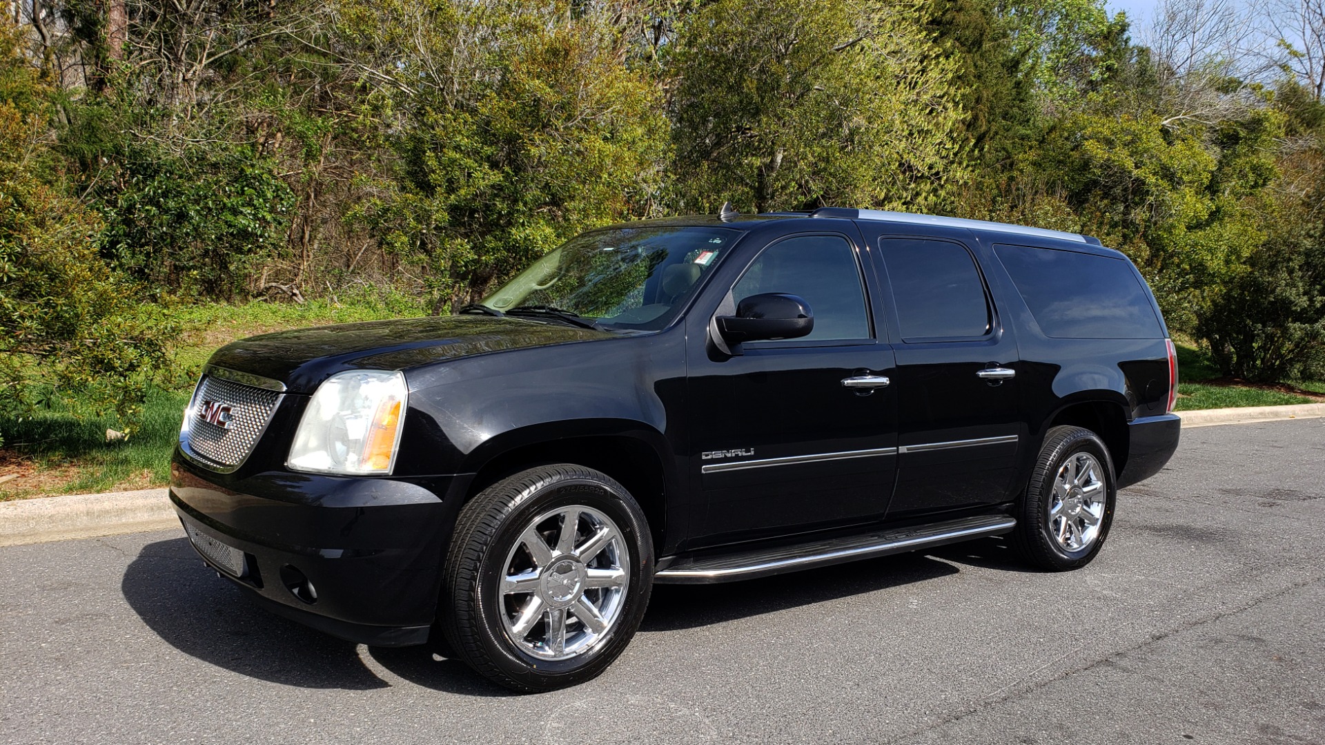 Used 2012 GMC YUKON XL DENALI AWD / NAV / SUN & ENT PKG / SUNROOF / REARVIEW / 3-ROW for sale Sold at Formula Imports in Charlotte NC 28227 1