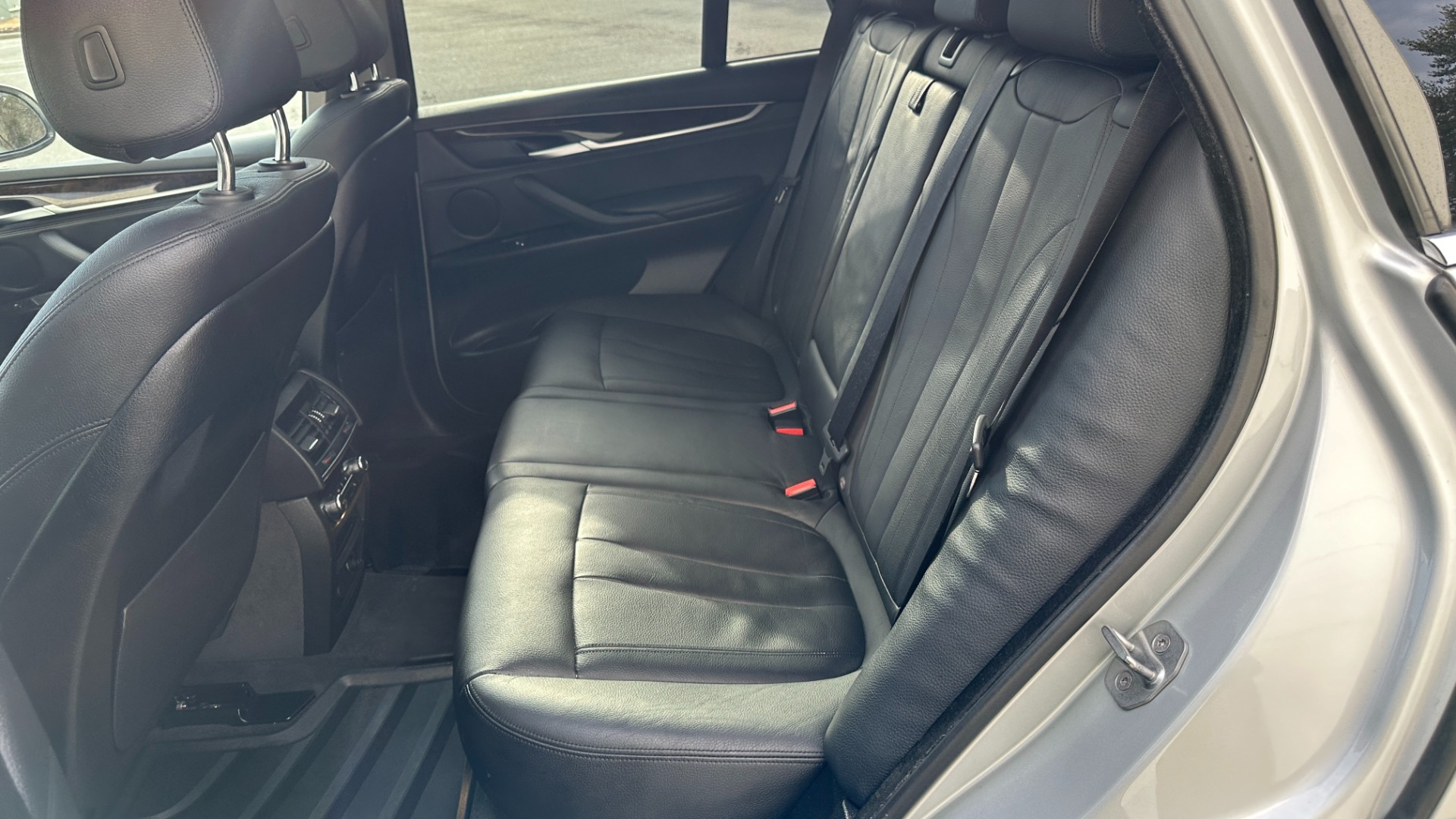 Used 2016 BMW X5 xDrive35i / COLD WEATHER PKG / ALL WEATHER MATS / PARK ASSIST / LEATHER for sale Sold at Formula Imports in Charlotte NC 28227 21