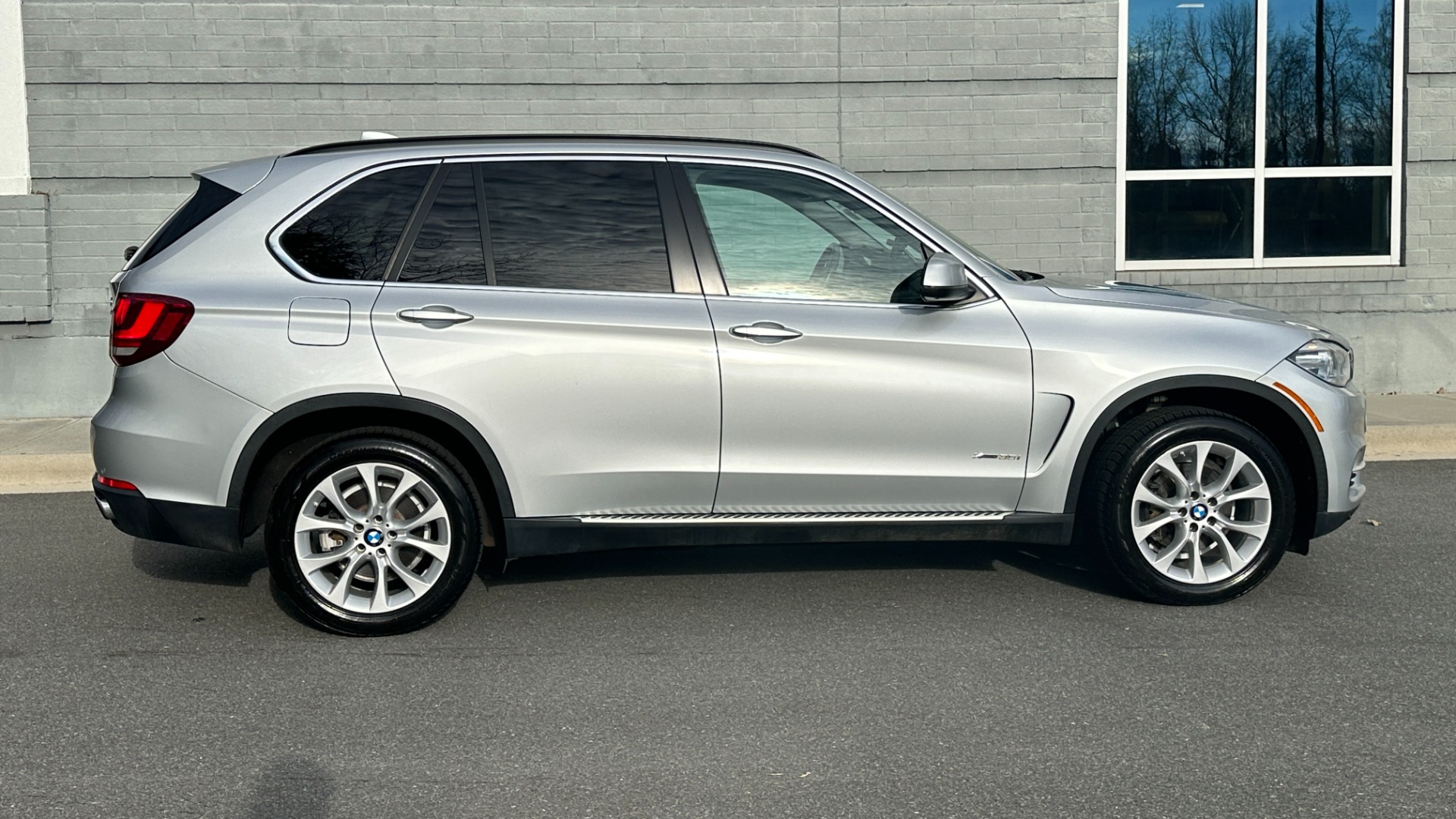 Used 2016 BMW X5 xDrive35i / COLD WEATHER PKG / ALL WEATHER MATS / PARK ASSIST / LEATHER for sale Sold at Formula Imports in Charlotte NC 28227 6