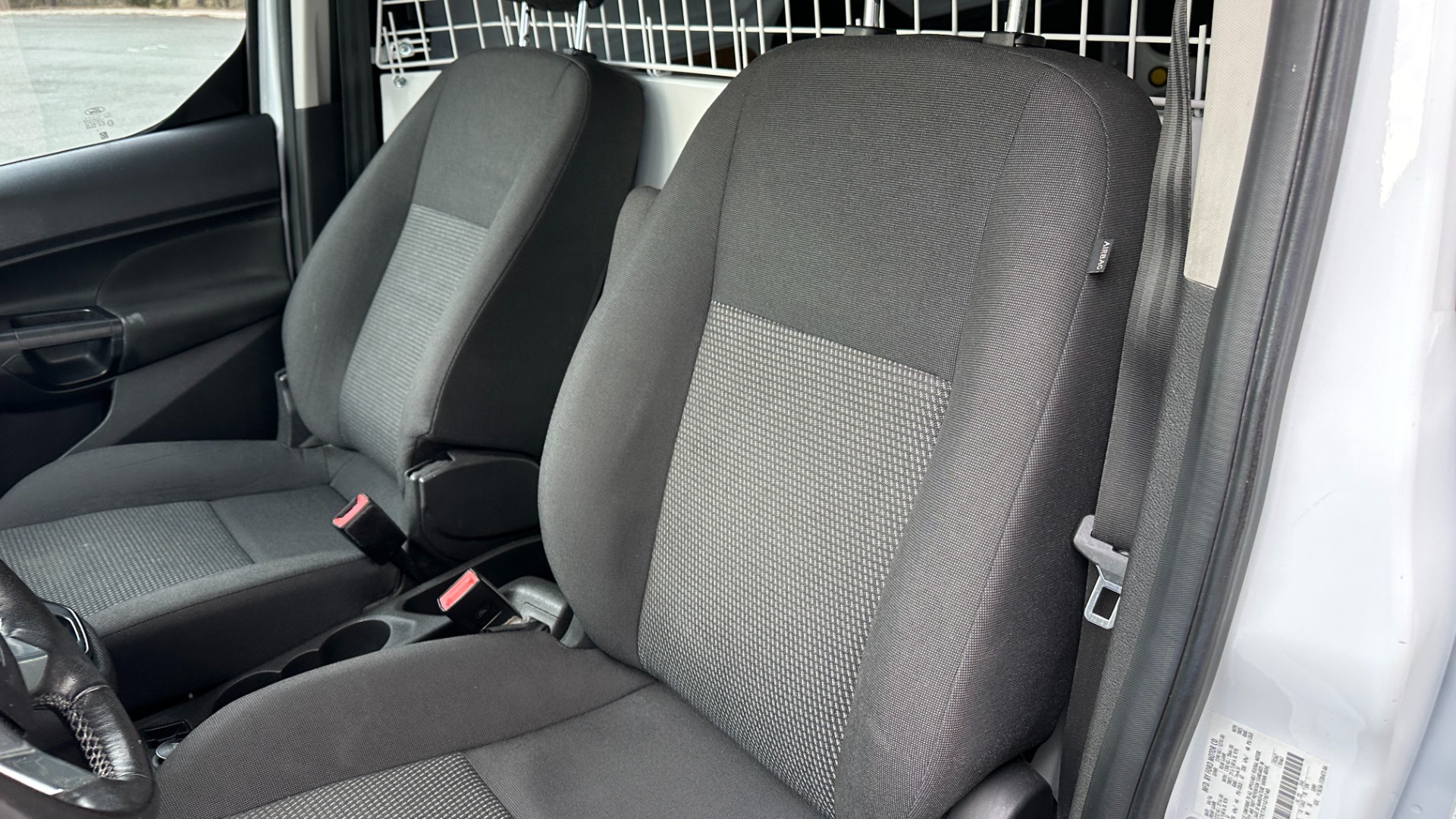 Used 2016 Ford Transit Connect XL / CRUISE CONTROL / FIXED REAR GLASS / CLOTH / REAR CAMERA for sale Sold at Formula Imports in Charlotte NC 28227 13