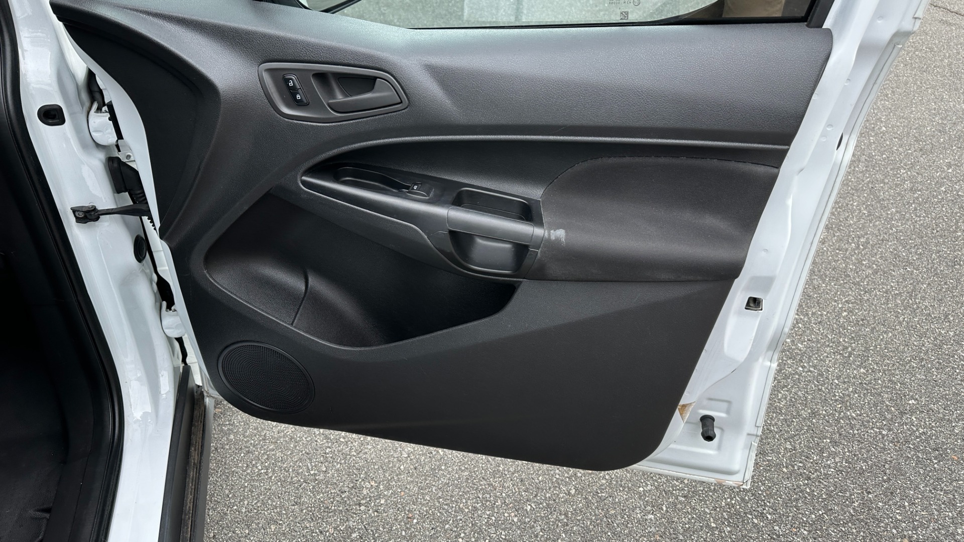 Used 2016 Ford Transit Connect XL / CRUISE CONTROL / FIXED REAR GLASS / CLOTH / REAR CAMERA for sale Sold at Formula Imports in Charlotte NC 28227 20