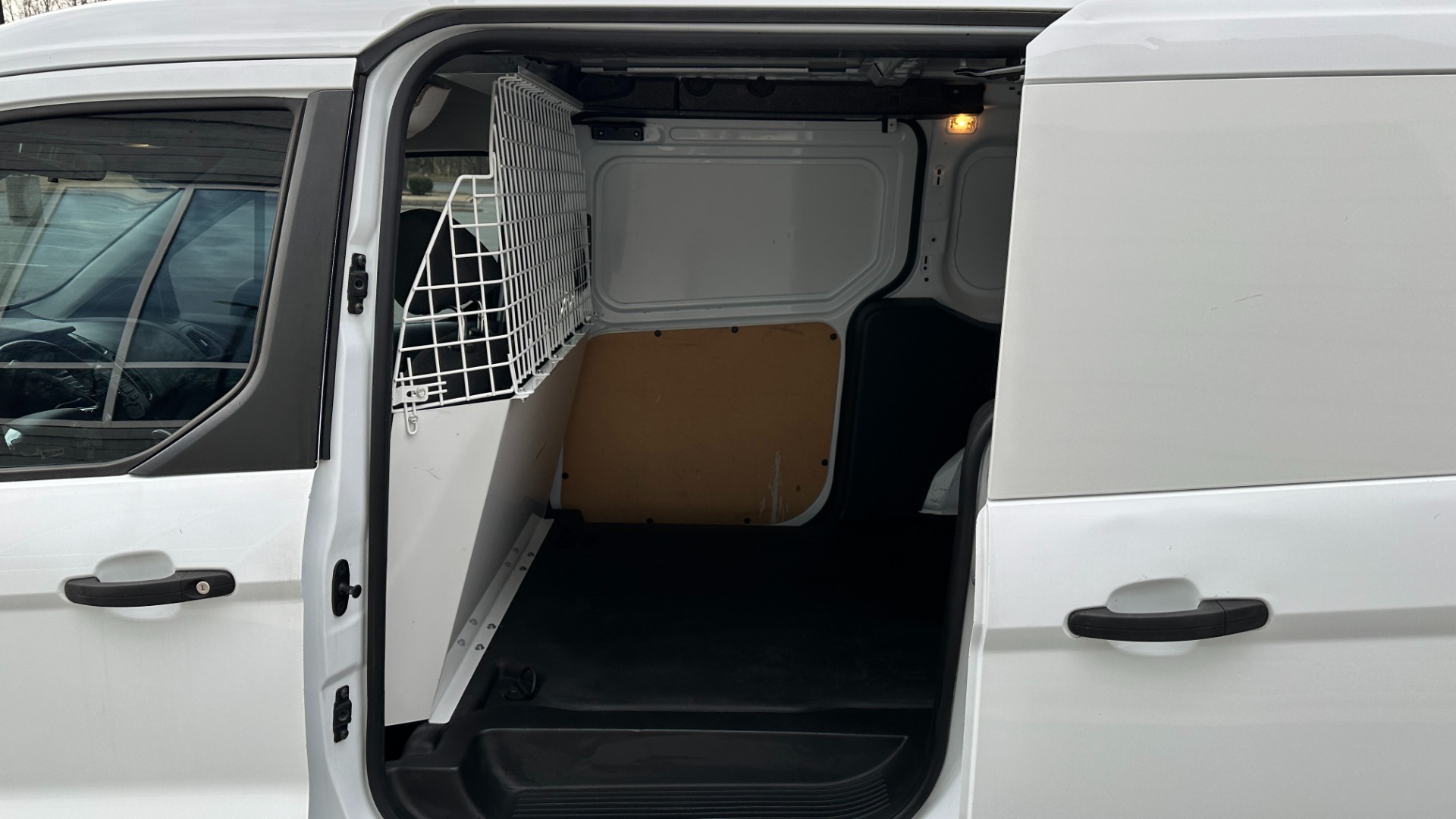 Used 2016 Ford Transit Connect XL / CRUISE CONTROL / FIXED REAR GLASS / CLOTH / REAR CAMERA for sale Sold at Formula Imports in Charlotte NC 28227 34