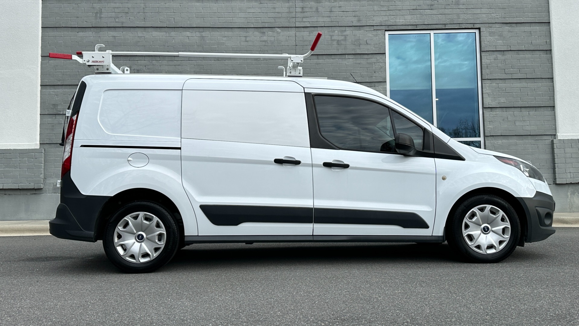 Used 2016 Ford Transit Connect XL / CRUISE CONTROL / FIXED REAR GLASS / CLOTH / REAR CAMERA for sale Sold at Formula Imports in Charlotte NC 28227 6