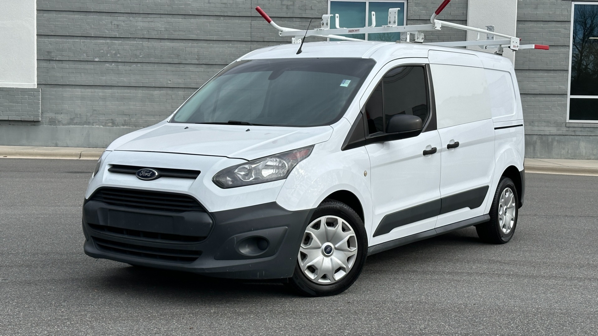 Used 2016 Ford Transit Connect XL / CRUISE CONTROL / FIXED REAR GLASS / CLOTH / REAR CAMERA for sale Sold at Formula Imports in Charlotte NC 28227 1
