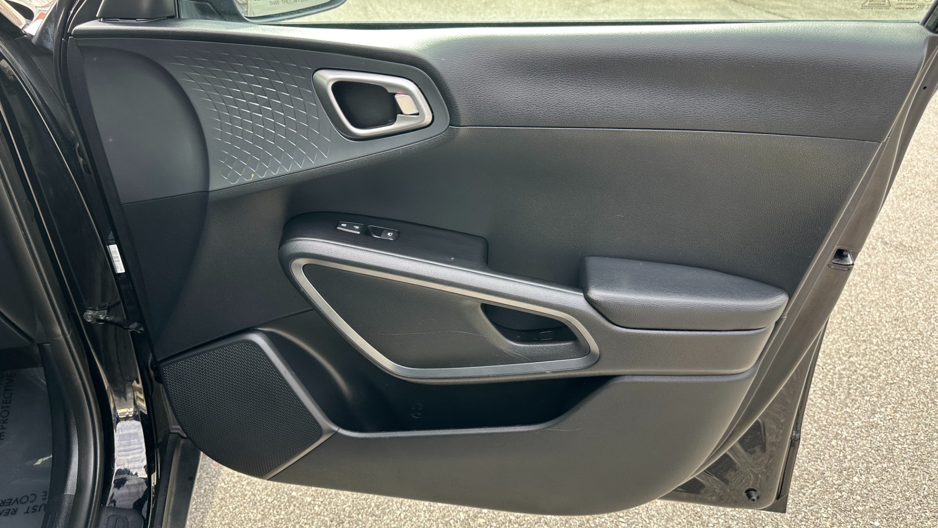Used 2021 Kia Soul LX / RADIO DISPLAY / 4CYL ENGINE / CARPET FLOOR MATS for sale Sold at Formula Imports in Charlotte NC 28227 31