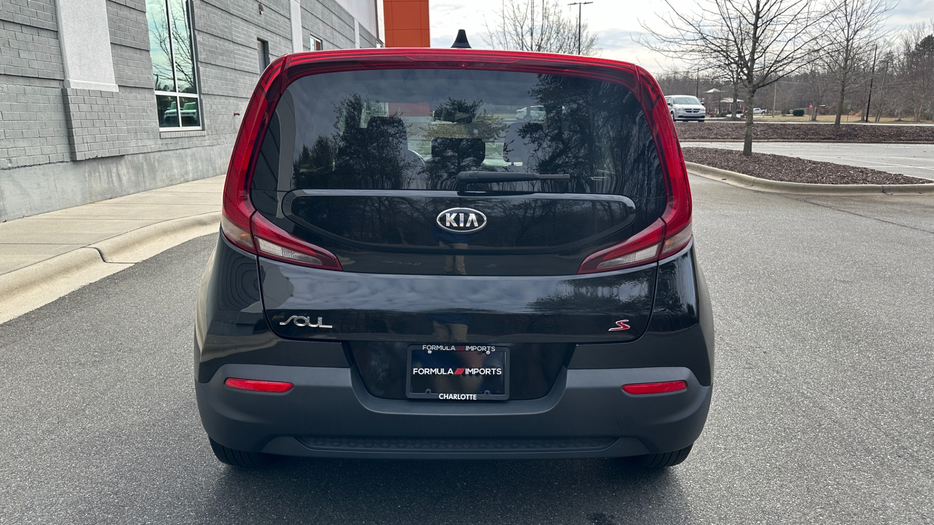 Used 2021 Kia Soul LX / RADIO DISPLAY / 4CYL ENGINE / CARPET FLOOR MATS for sale $17,995 at Formula Imports in Charlotte NC 28227 6