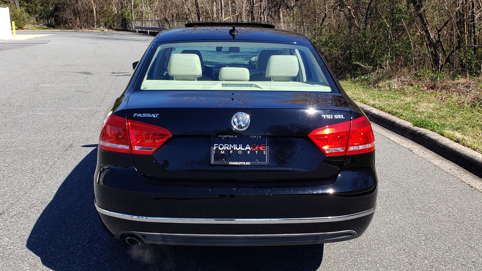 Used 2014 Volkswagen PASSAT SEL PREMIUM / NAV / SUNROOF / REARVIEW / 6-SPD AUTO for sale Sold at Formula Imports in Charlotte NC 28227 25