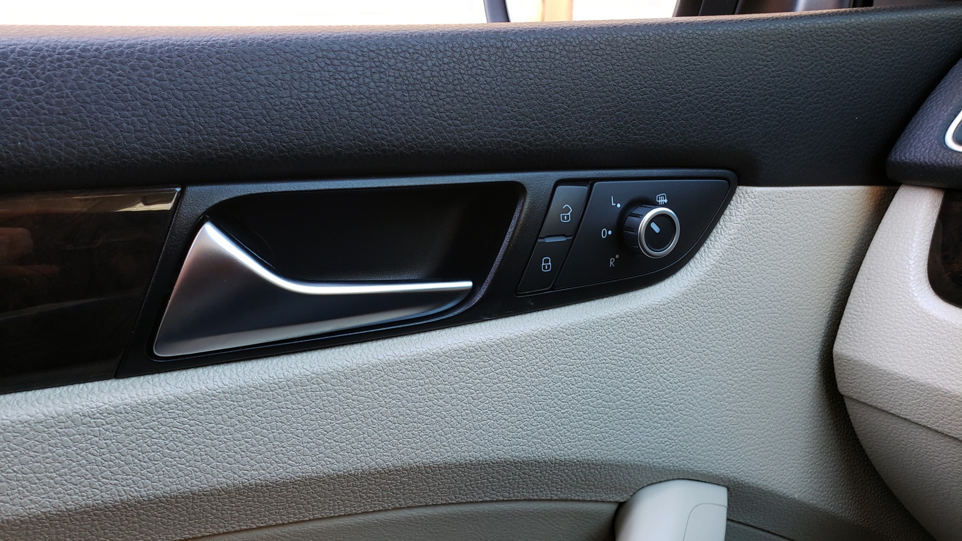 Used 2014 Volkswagen PASSAT SEL PREMIUM / NAV / SUNROOF / REARVIEW / 6-SPD AUTO for sale Sold at Formula Imports in Charlotte NC 28227 31