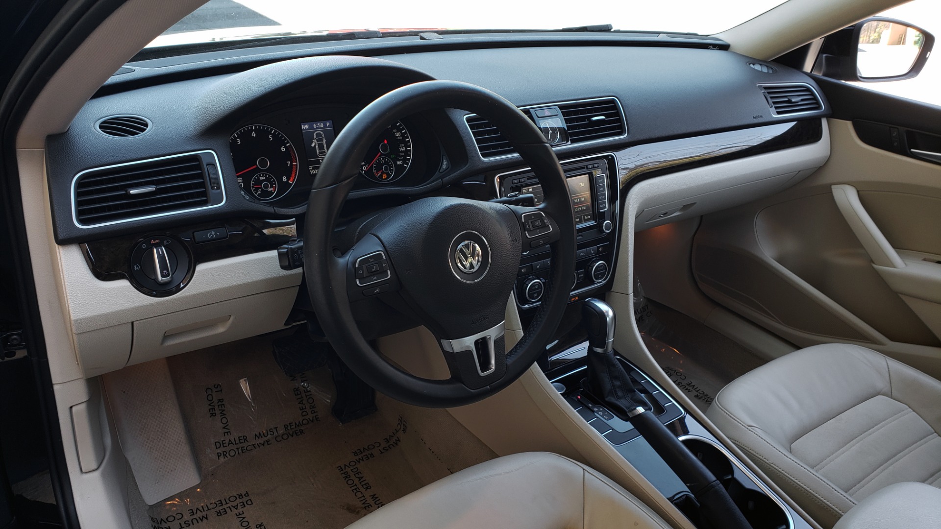 Used 2014 Volkswagen PASSAT SEL PREMIUM / NAV / SUNROOF / REARVIEW / 6-SPD AUTO for sale Sold at Formula Imports in Charlotte NC 28227 36