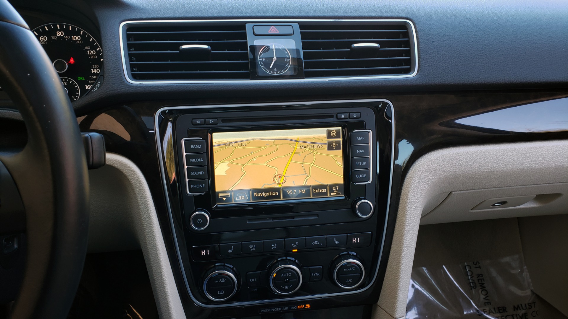 Used 2014 Volkswagen PASSAT SEL PREMIUM / NAV / SUNROOF / REARVIEW / 6-SPD AUTO for sale Sold at Formula Imports in Charlotte NC 28227 43