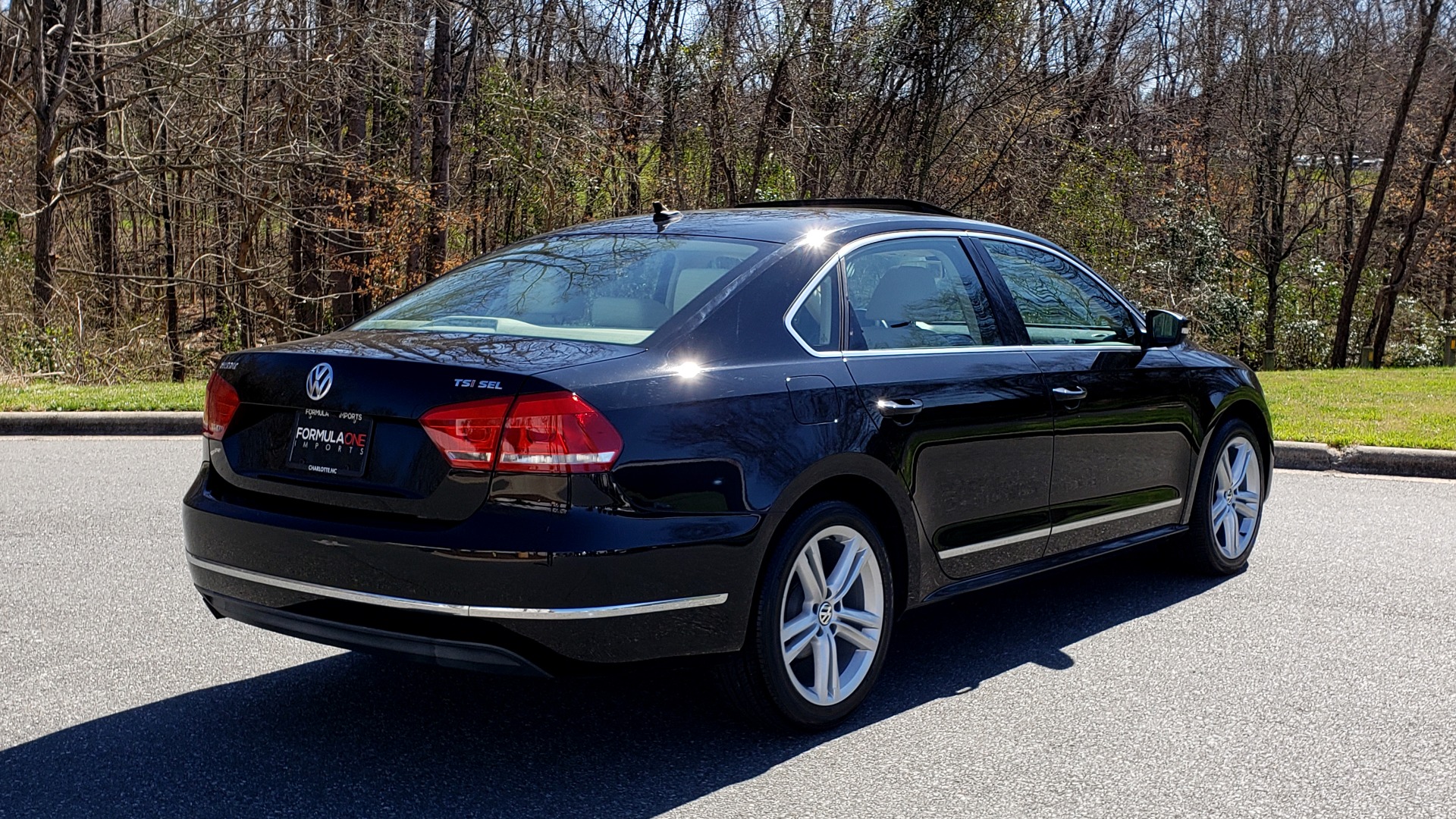 Used 2014 Volkswagen PASSAT SEL PREMIUM / NAV / SUNROOF / REARVIEW / 6-SPD AUTO for sale Sold at Formula Imports in Charlotte NC 28227 6