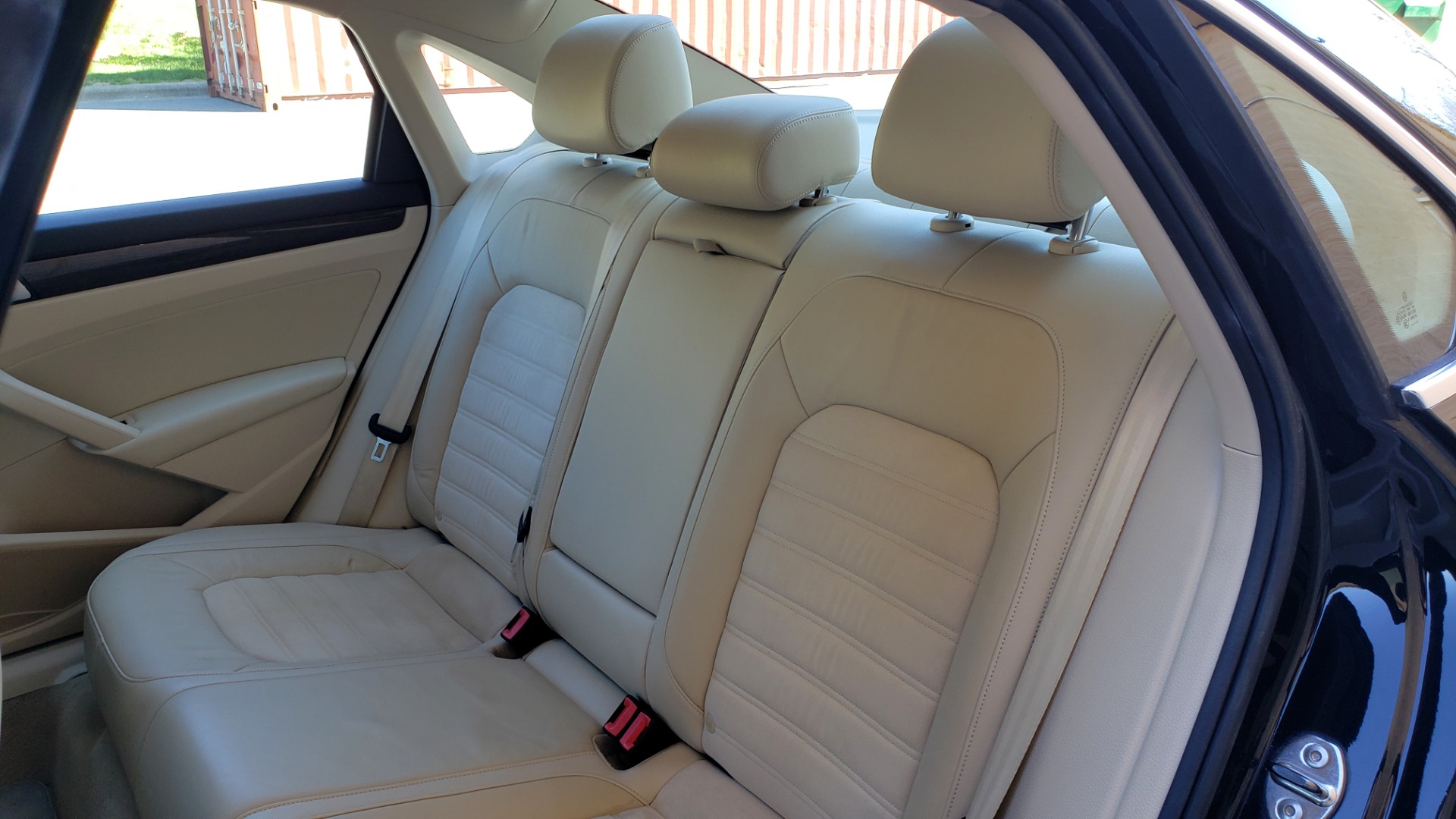 Used 2014 Volkswagen PASSAT SEL PREMIUM / NAV / SUNROOF / REARVIEW / 6-SPD AUTO for sale Sold at Formula Imports in Charlotte NC 28227 60