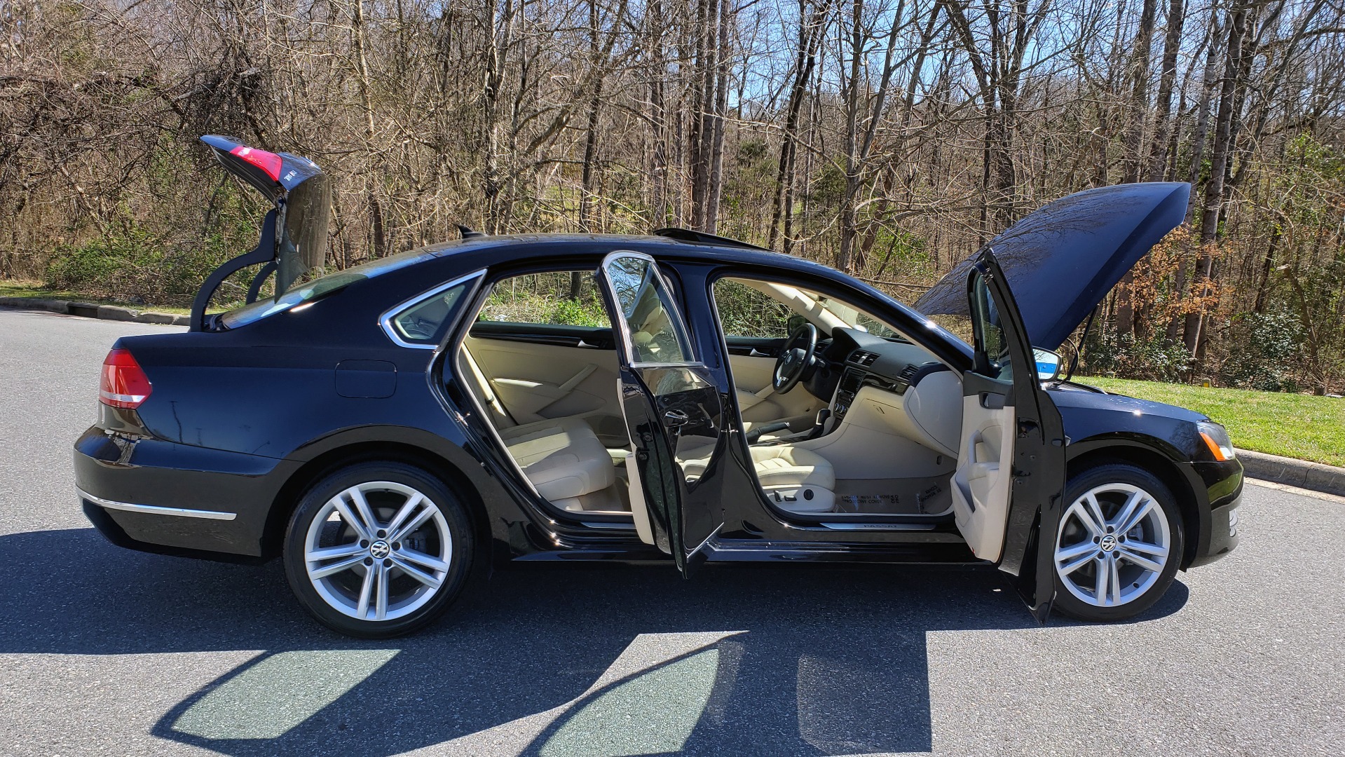 Used 2014 Volkswagen PASSAT SEL PREMIUM / NAV / SUNROOF / REARVIEW / 6-SPD AUTO for sale Sold at Formula Imports in Charlotte NC 28227 9