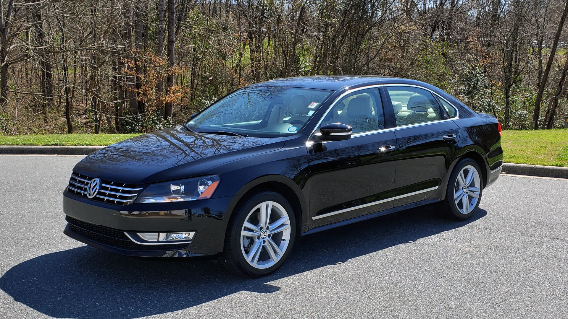 Used 2014 Volkswagen PASSAT SEL PREMIUM / NAV / SUNROOF / REARVIEW / 6-SPD AUTO for sale Sold at Formula Imports in Charlotte NC 28227 1