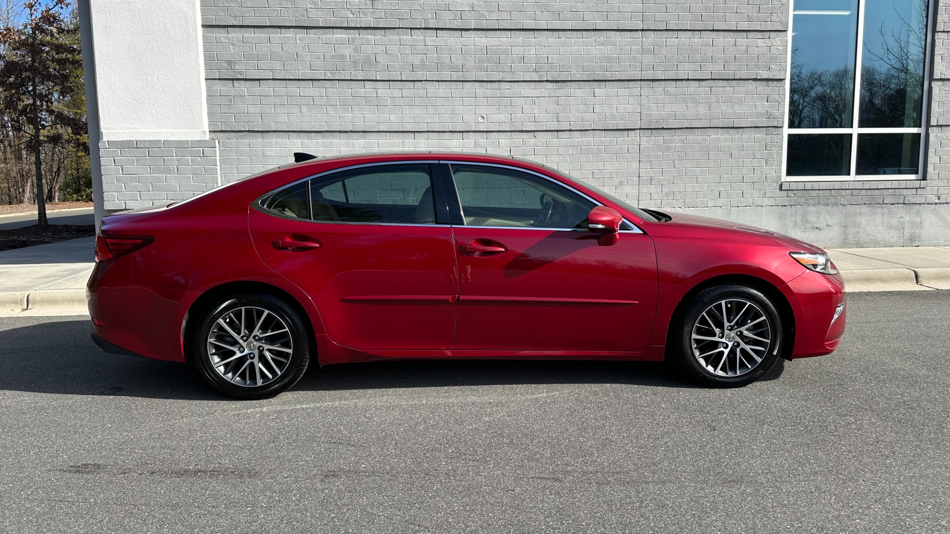 Used 2018 Lexus ES 350 LUXURY PKG / PANORAMIC ROOF / NAV PACKAGE / LED LIGHTS for sale Sold at Formula Imports in Charlotte NC 28227 3