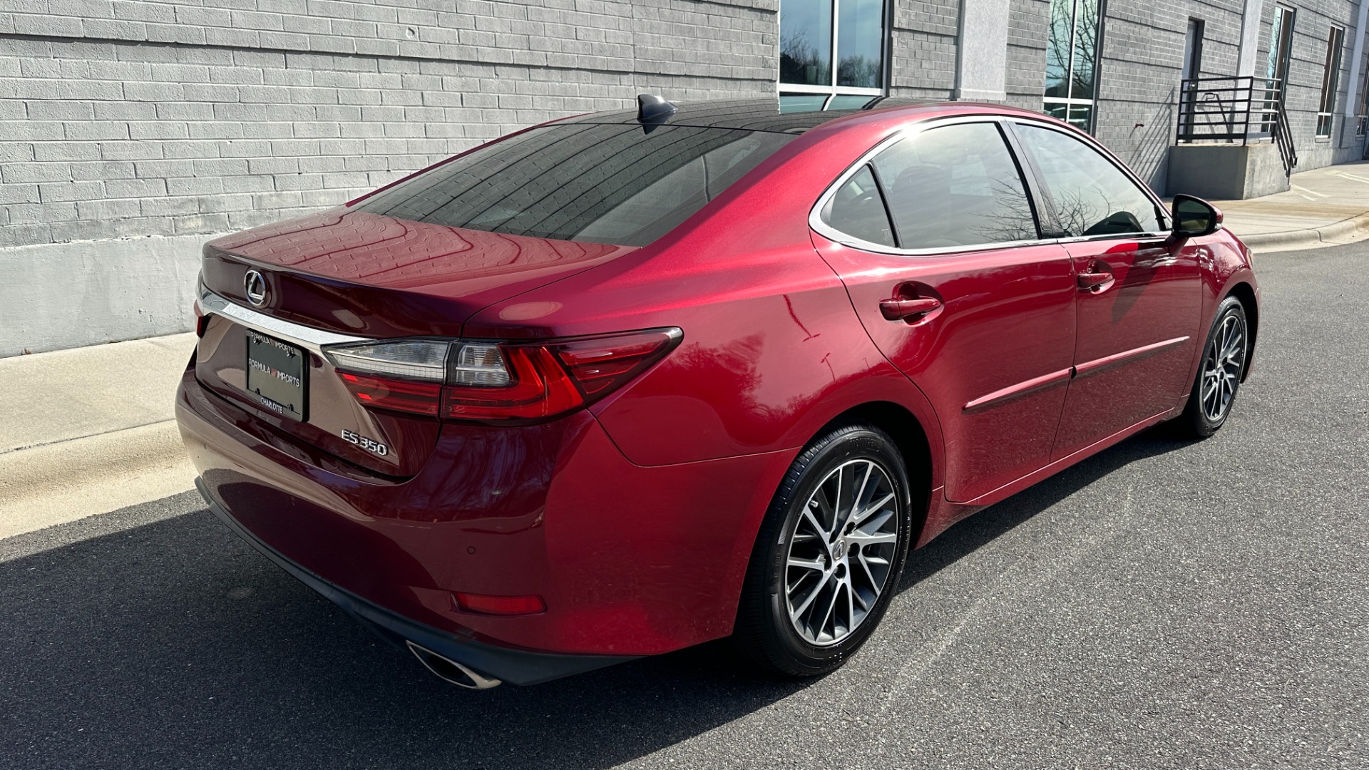Used 2018 Lexus ES 350 LUXURY PKG / PANORAMIC ROOF / NAV PACKAGE / LED LIGHTS for sale Sold at Formula Imports in Charlotte NC 28227 4