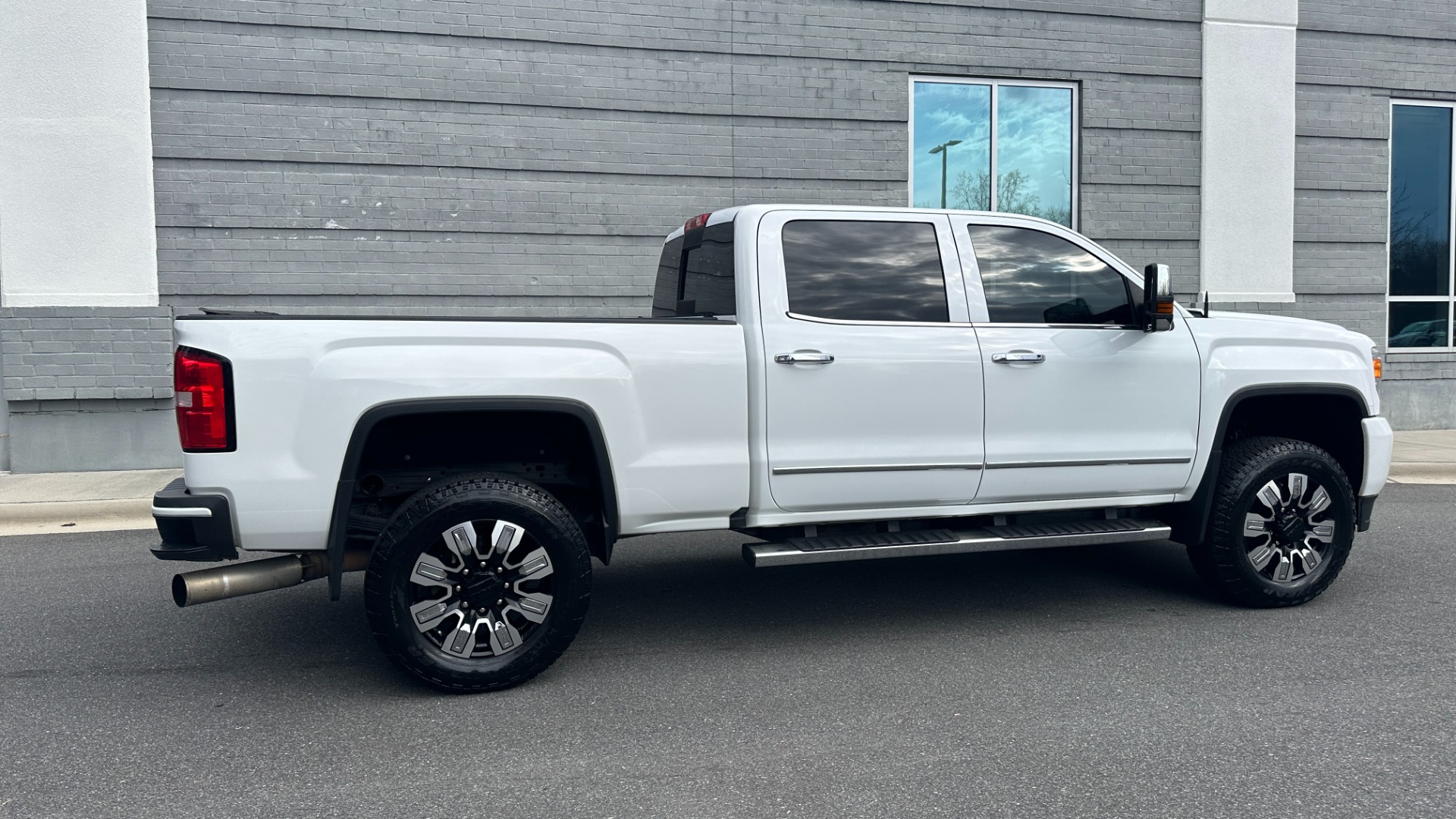 Used 2016 GMC Sierra 2500HD DENALI / SERVICED SINCE NEW / ULTIMATE WHEELS / EXHAUST for sale Sold at Formula Imports in Charlotte NC 28227 3