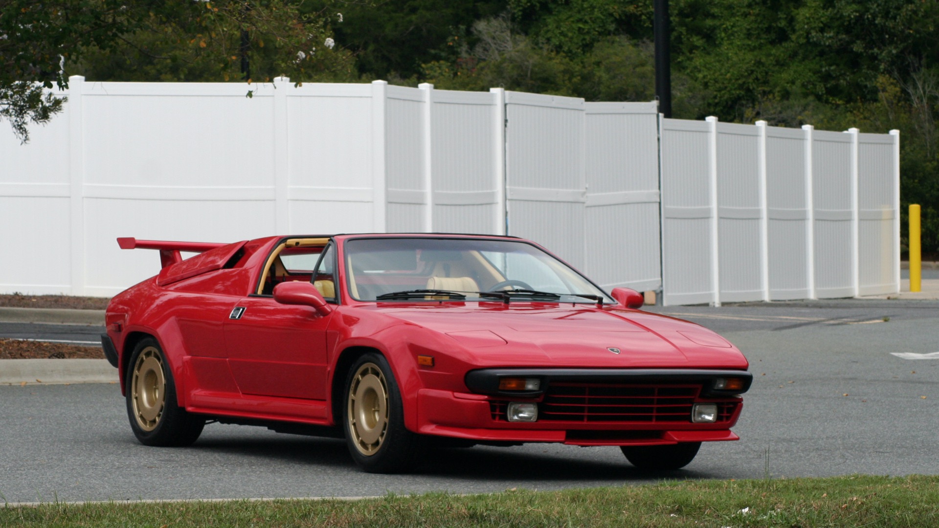 Used 1988 Lamborghini JALPA 3.5 / 5-SPD MANUAL / LOW MILES / EXCELLENT CONDITION for sale Sold at Formula Imports in Charlotte NC 28227 14