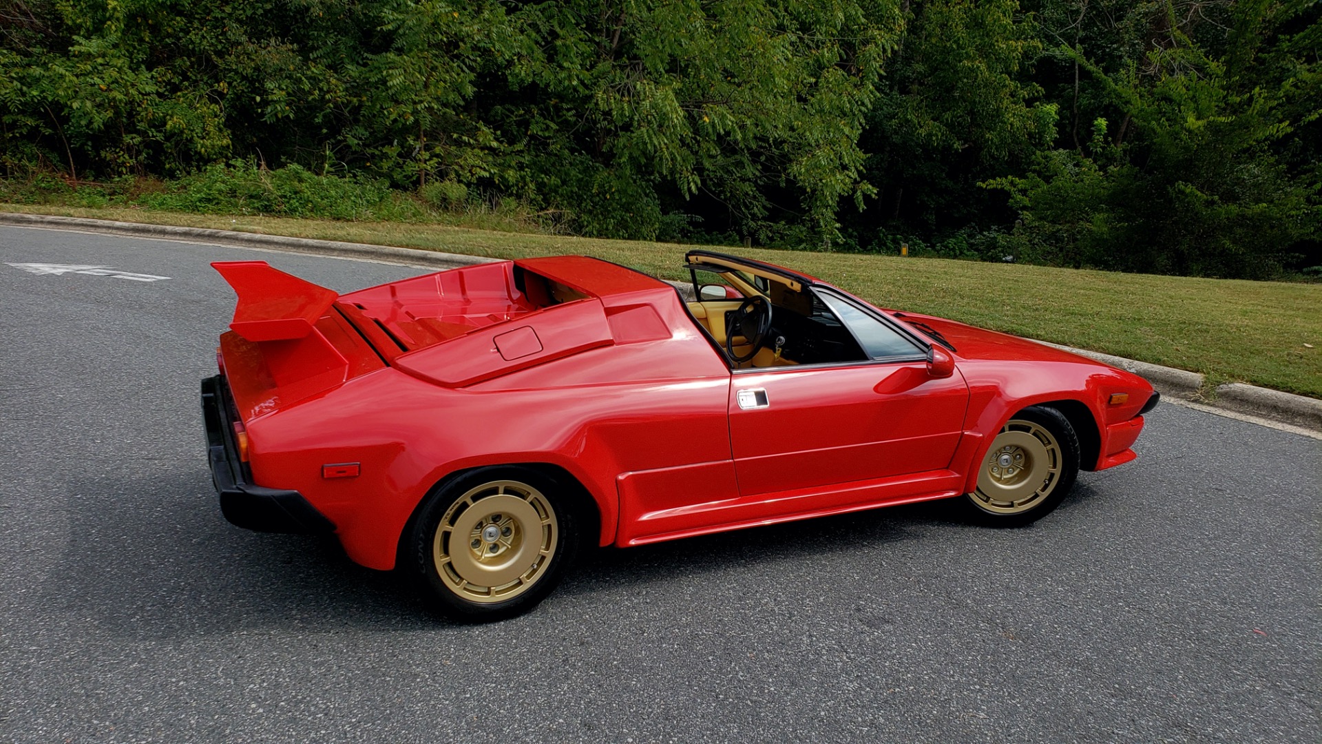 Used 1988 Lamborghini JALPA 3.5 / 5-SPD MANUAL / LOW MILES / EXCELLENT CONDITION for sale Sold at Formula Imports in Charlotte NC 28227 28