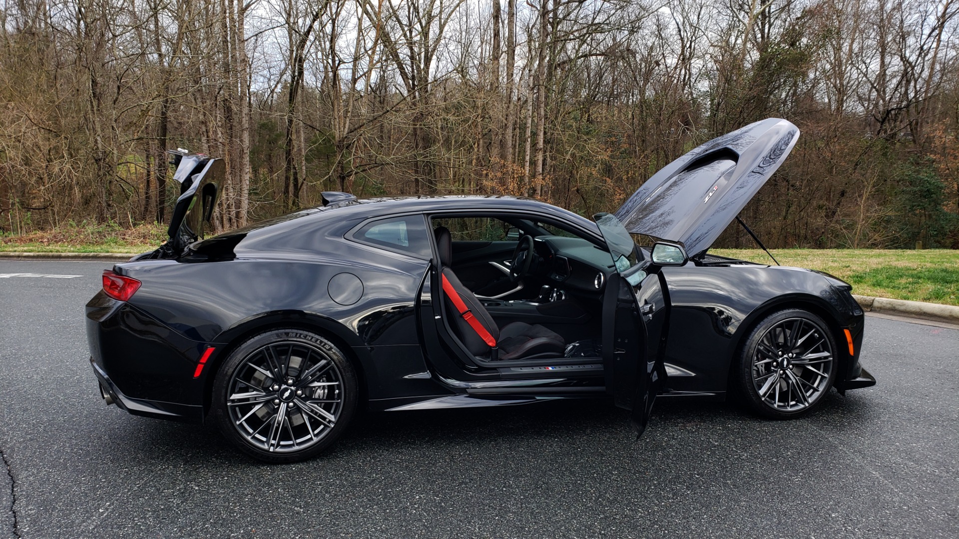 Used 2018 Chevrolet CAMARO ZL1 6.2L SUPERCHARGED V8 650 / NAV / SUNROOF / REARVIEW for sale Sold at Formula Imports in Charlotte NC 28227 14