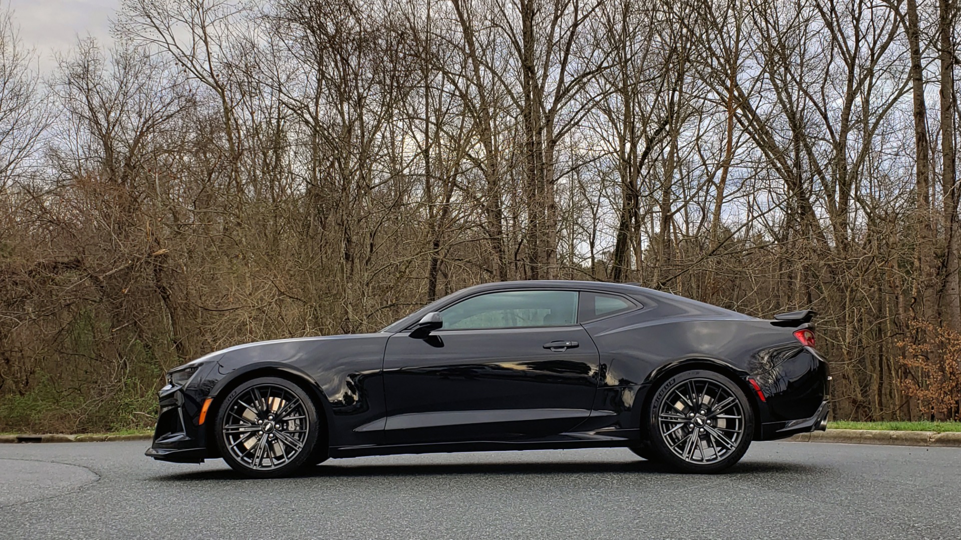 Used 2018 Chevrolet CAMARO ZL1 6.2L SUPERCHARGED V8 650 / NAV / SUNROOF / REARVIEW for sale Sold at Formula Imports in Charlotte NC 28227 3