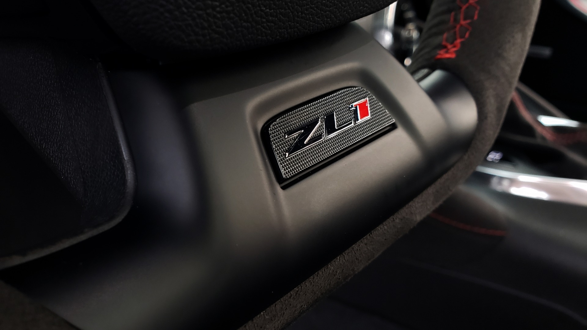 Used 2018 Chevrolet CAMARO ZL1 6.2L SUPERCHARGED V8 650 / NAV / SUNROOF / REARVIEW for sale Sold at Formula Imports in Charlotte NC 28227 47