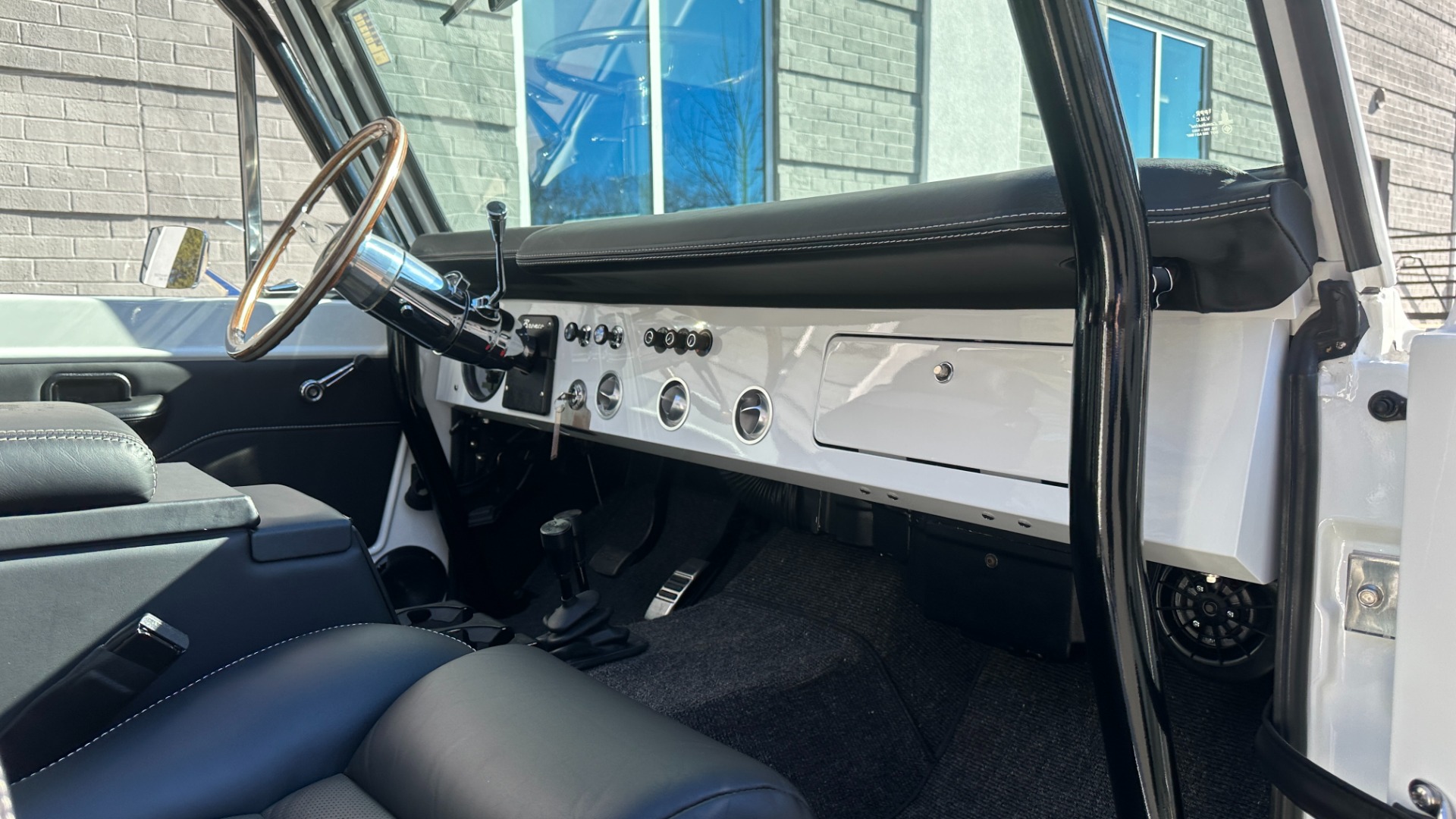 Used 1977 Ford Bronco GATEWAY EDITION / 5.0L COYOTE V8 / FRAME OFF RESTORATION / LEATHER / A/C for sale Sold at Formula Imports in Charlotte NC 28227 44