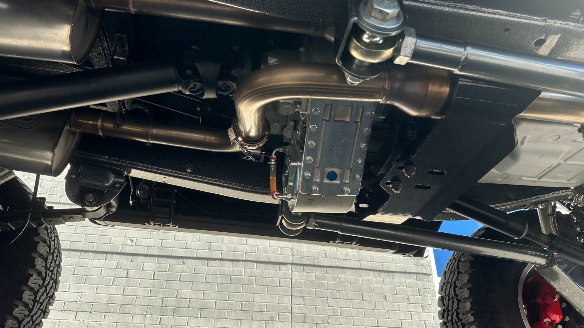 Used 1977 Ford Bronco GATEWAY EDITION / 5.0L COYOTE V8 / FRAME OFF RESTORATION / LEATHER / A/C for sale Sold at Formula Imports in Charlotte NC 28227 64