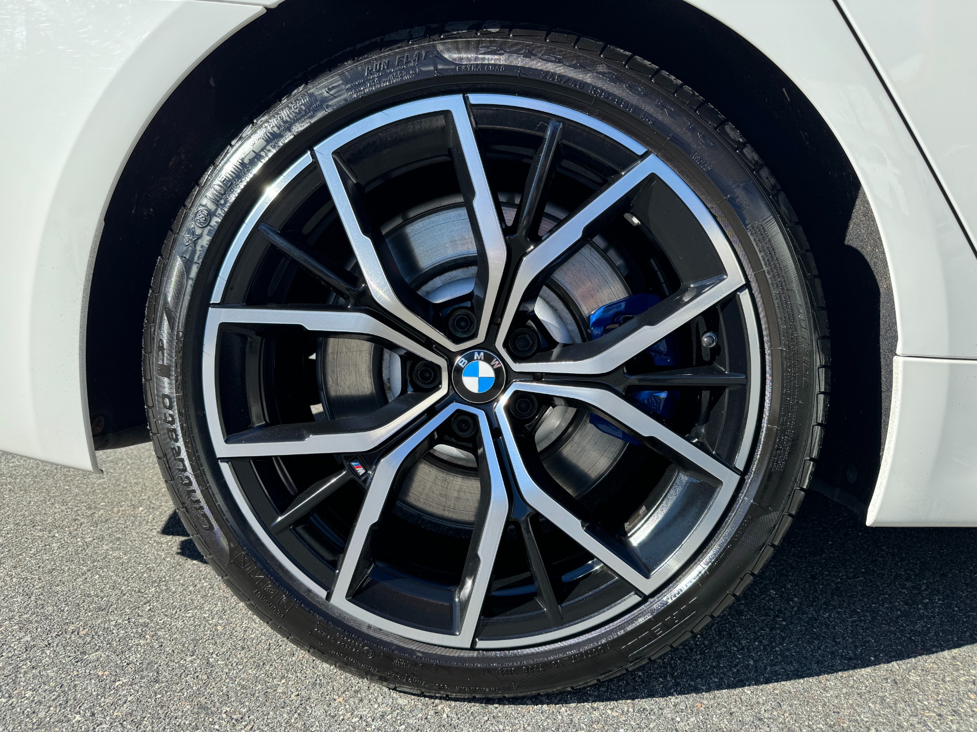 Used 2021 BMW 5 Series M550i xDrive COLD WEATHER PKG / LED LIGHTS / M SPORT WHEELS for sale $56,995 at Formula Imports in Charlotte NC 28227 35