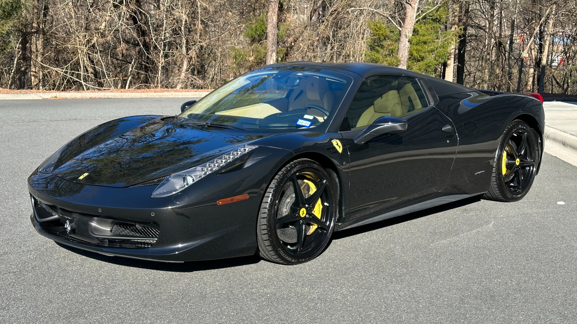 Used 2014 Ferrari 458 ITALIA SPIDER DAYTONA SEATS / CARBON FIBER / F1 LED STEERING / V8 / FRONT LIFT for sale $227,000 at Formula Imports in Charlotte NC 28227 2