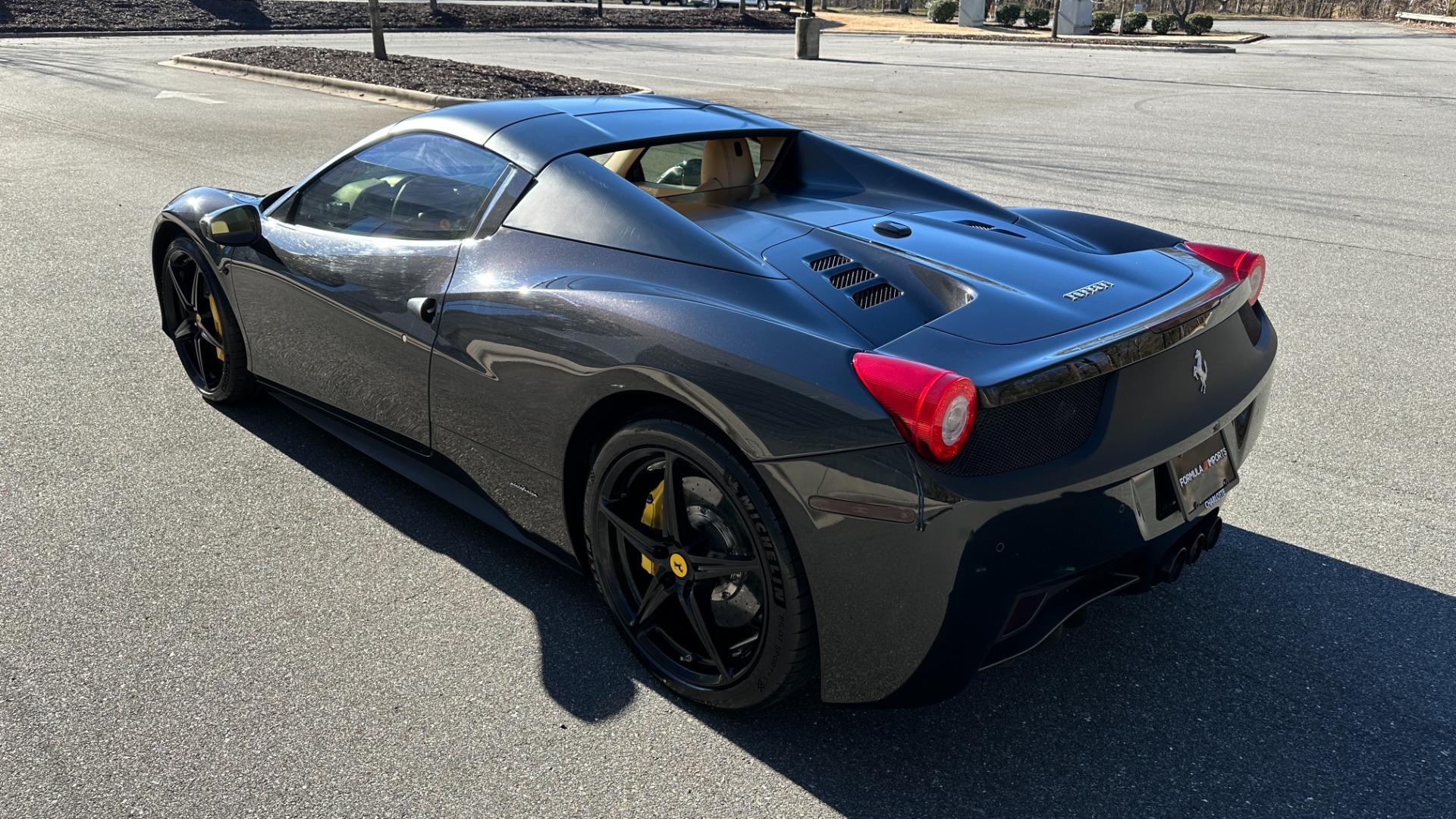 Used 2014 Ferrari 458 ITALIA SPIDER DAYTONA SEATS / CARBON FIBER / F1 LED STEERING / V8 / FRONT LIFT for sale $227,000 at Formula Imports in Charlotte NC 28227 62