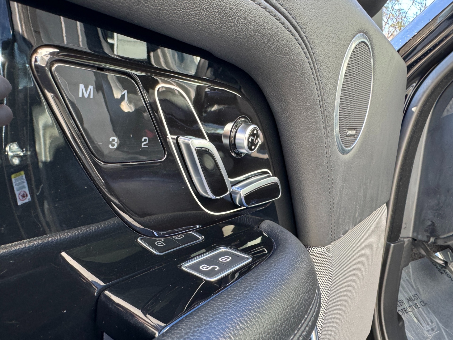Used 2019 Land Rover Range Rover V6 Supercharged STARLIGHT HEADLINER / PANORAMIC ROOF for sale Sold at Formula Imports in Charlotte NC 28227 17