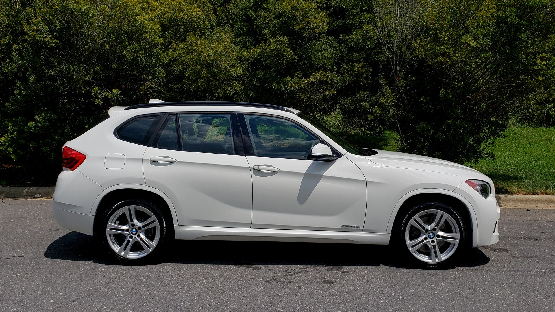 Used 2015 BMW X1 SDRIVE28I M-SPORT ULTIMATE / NAV / SUNROOF / REARVIEW for sale Sold at Formula Imports in Charlotte NC 28227 4