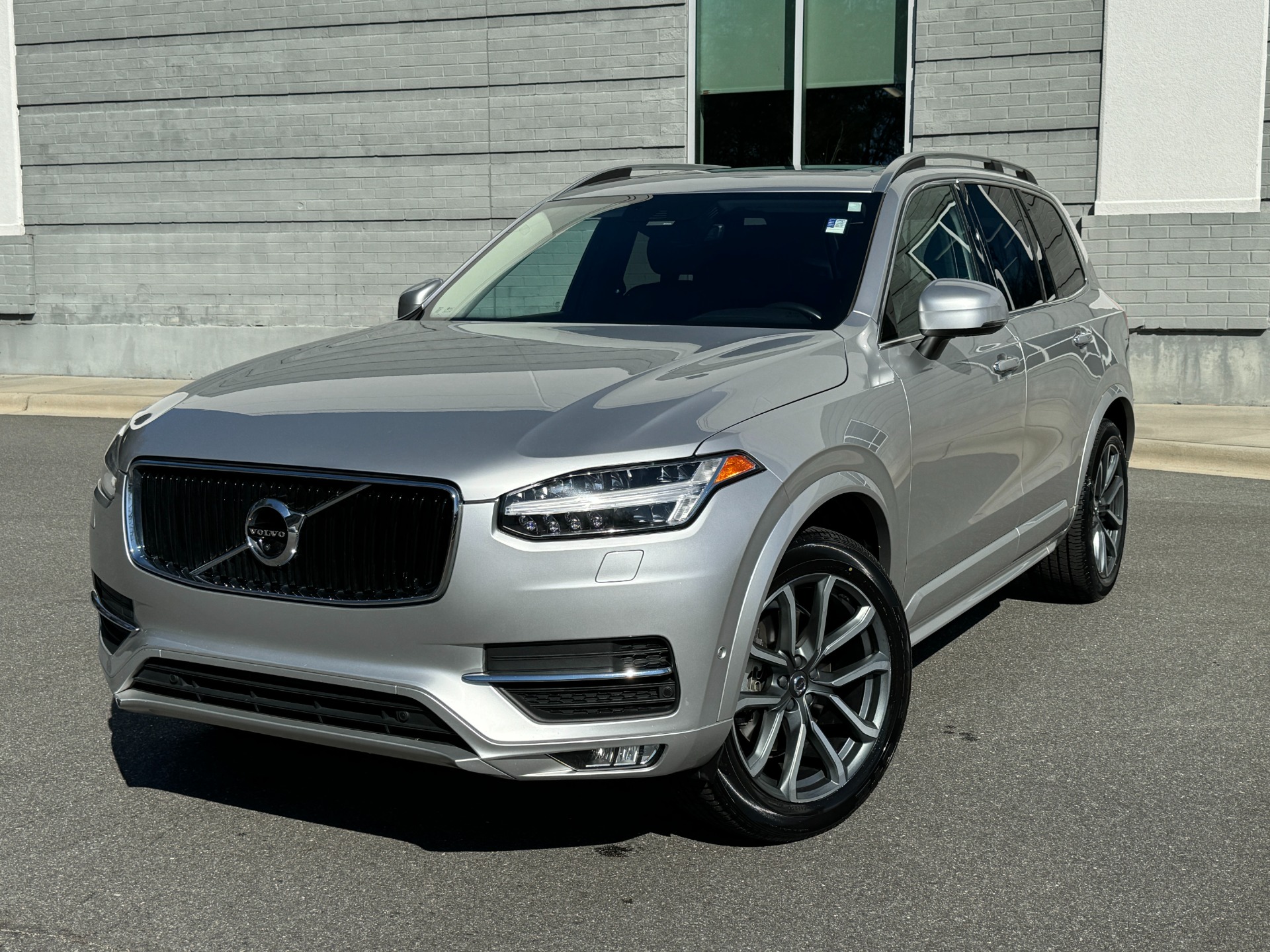 Used 2018 Volvo XC90 Momentum for sale Sold at Formula Imports in Charlotte NC 28227 1