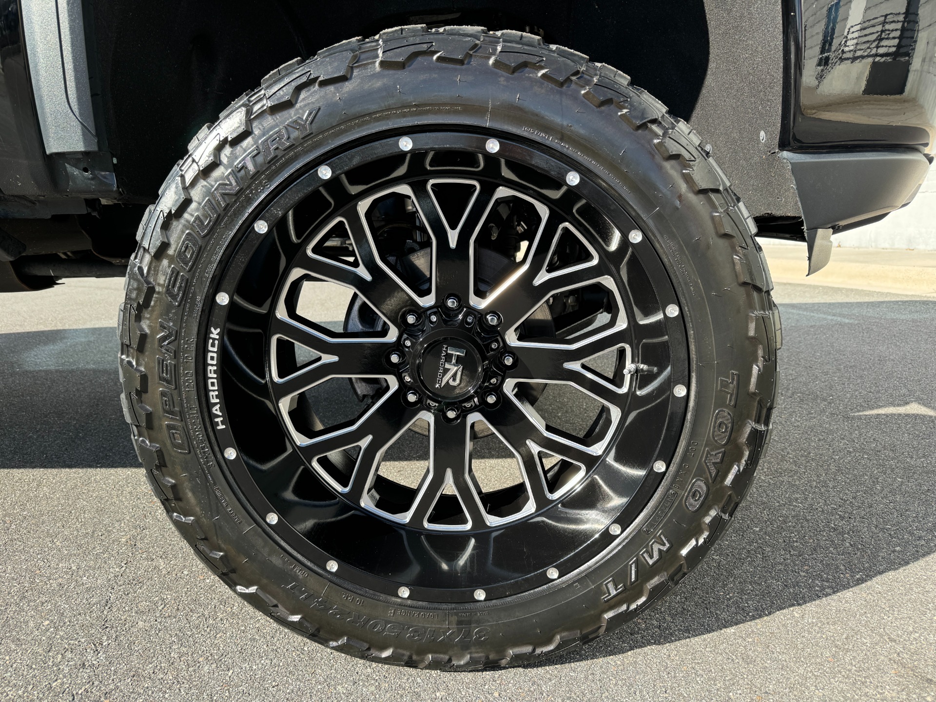 Used 2020 GMC Sierra 2500HD Denali Crew Cab LIFTED / HARDROCK WHEELS for sale Sold at Formula Imports in Charlotte NC 28227 39