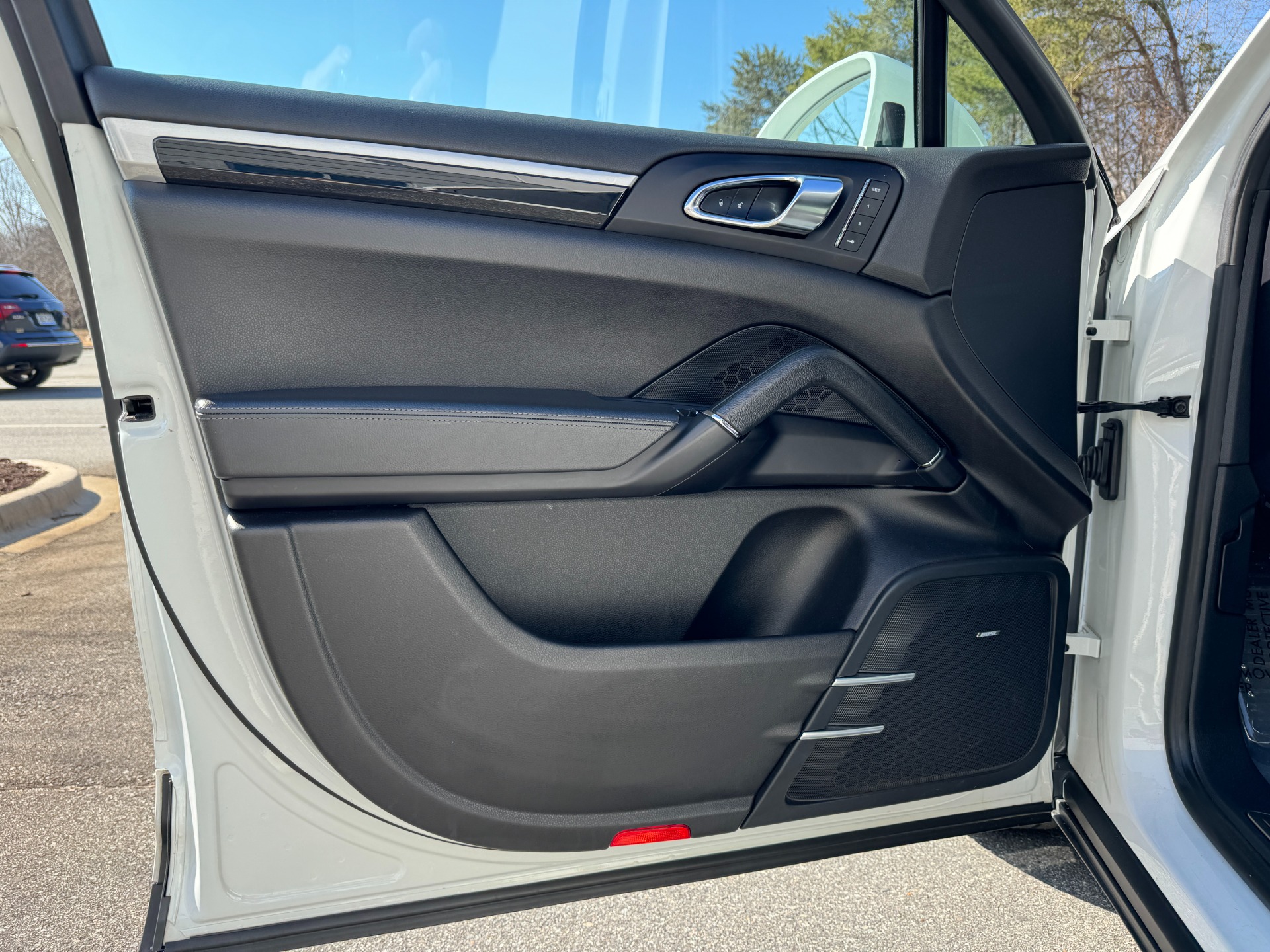 Used 2016 Porsche Cayenne PREMIUM PKG / BOSE SOUND for sale Sold at Formula Imports in Charlotte NC 28227 13