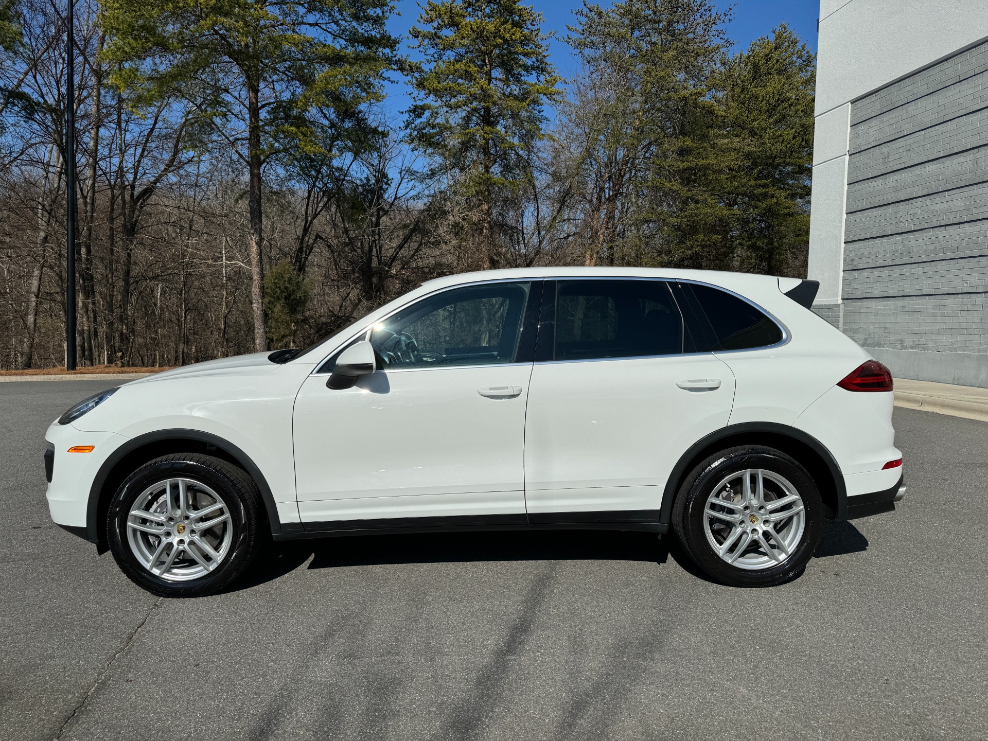 Used 2016 Porsche Cayenne PREMIUM PKG / BOSE SOUND for sale Sold at Formula Imports in Charlotte NC 28227 3