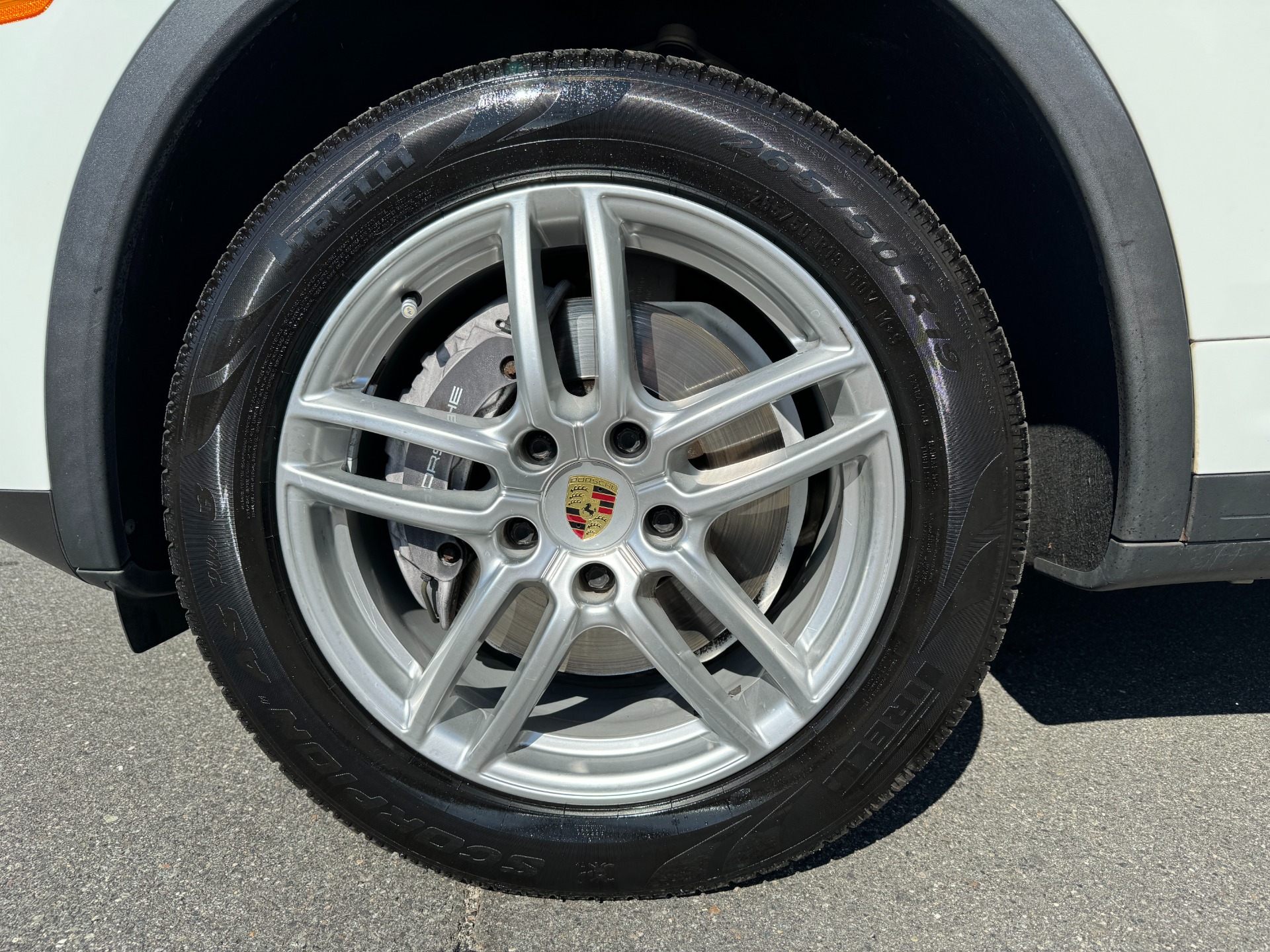 Used 2016 Porsche Cayenne PREMIUM PKG / BOSE SOUND for sale Sold at Formula Imports in Charlotte NC 28227 36
