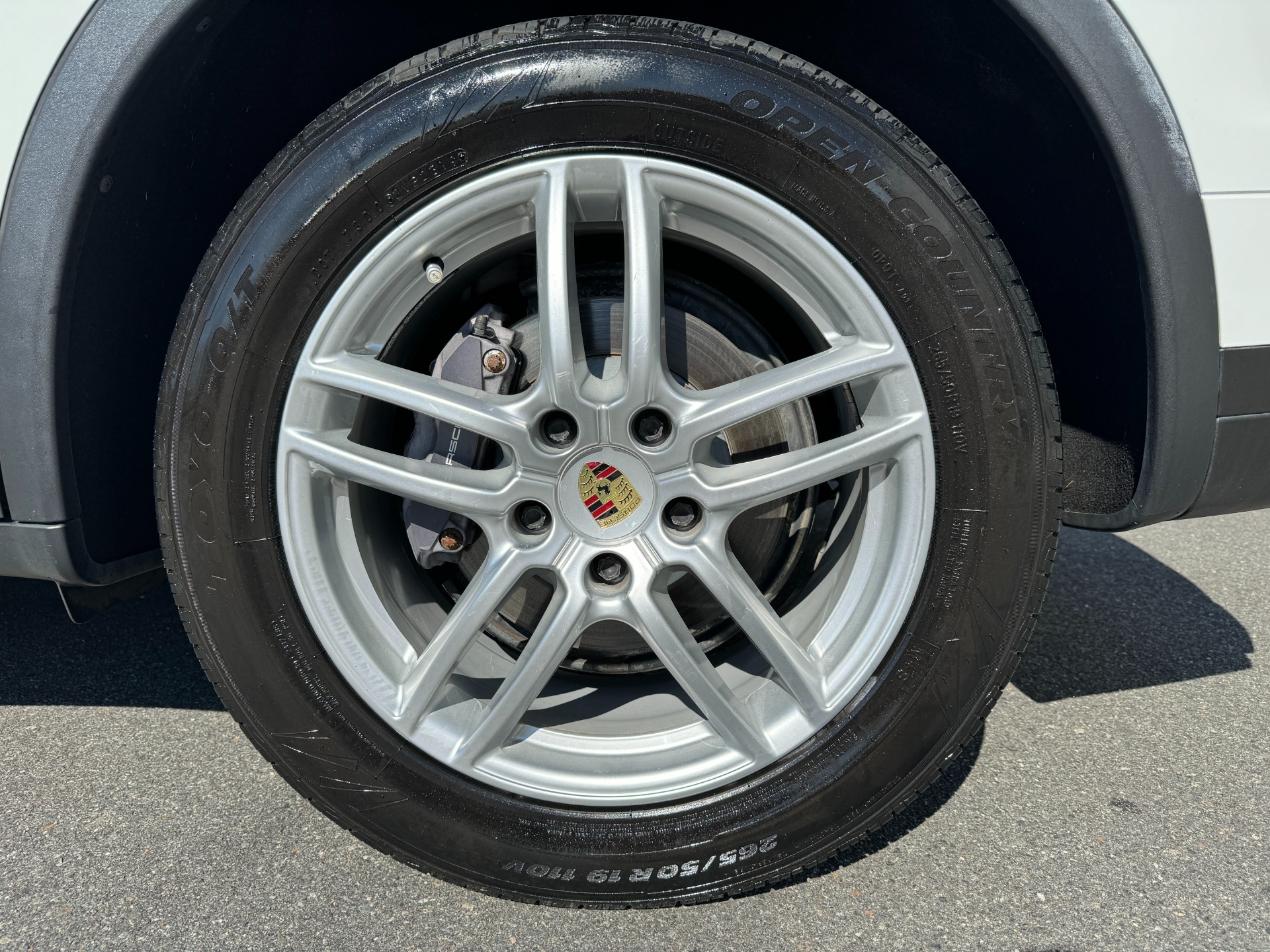 Used 2016 Porsche Cayenne PREMIUM PKG / BOSE SOUND for sale Sold at Formula Imports in Charlotte NC 28227 37