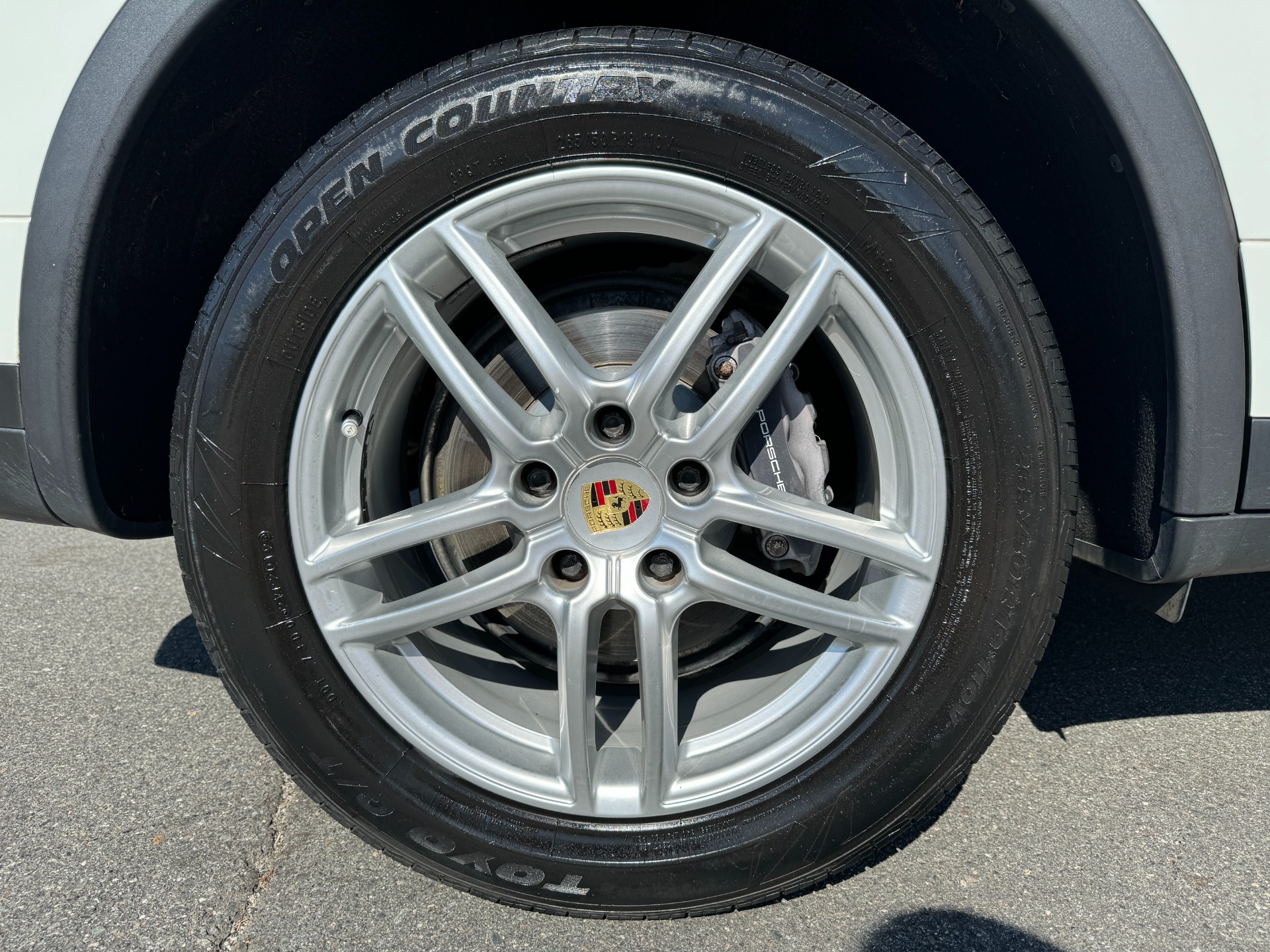 Used 2016 Porsche Cayenne PREMIUM PKG / BOSE SOUND for sale Sold at Formula Imports in Charlotte NC 28227 39