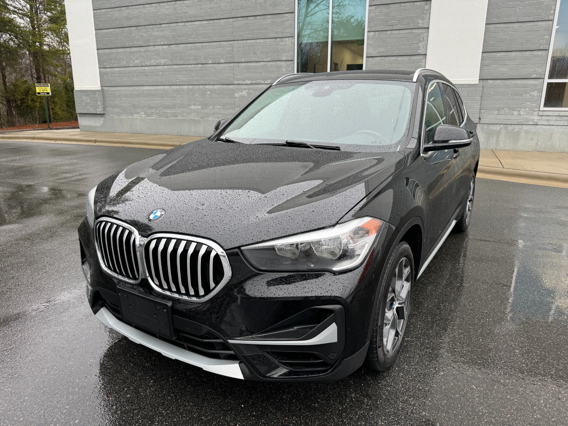 Used 2022 BMW X1 xDrive28i CONVENIENCE PACKAGE for sale Sold at Formula Imports in Charlotte NC 28227 3