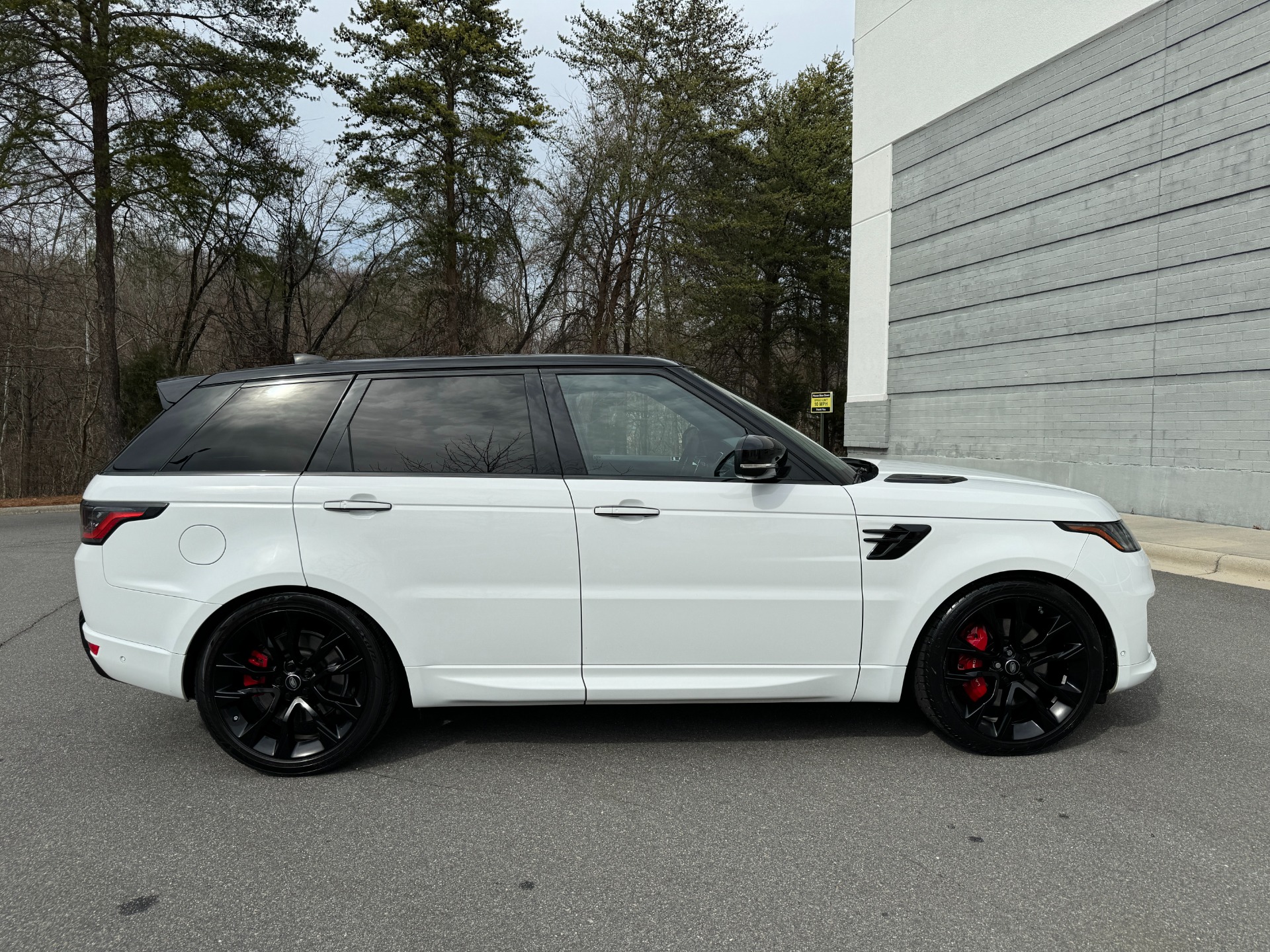 Used 2020 Land Rover Range Rover Sport HST for sale $54,999 at Formula Imports in Charlotte NC 28227 11