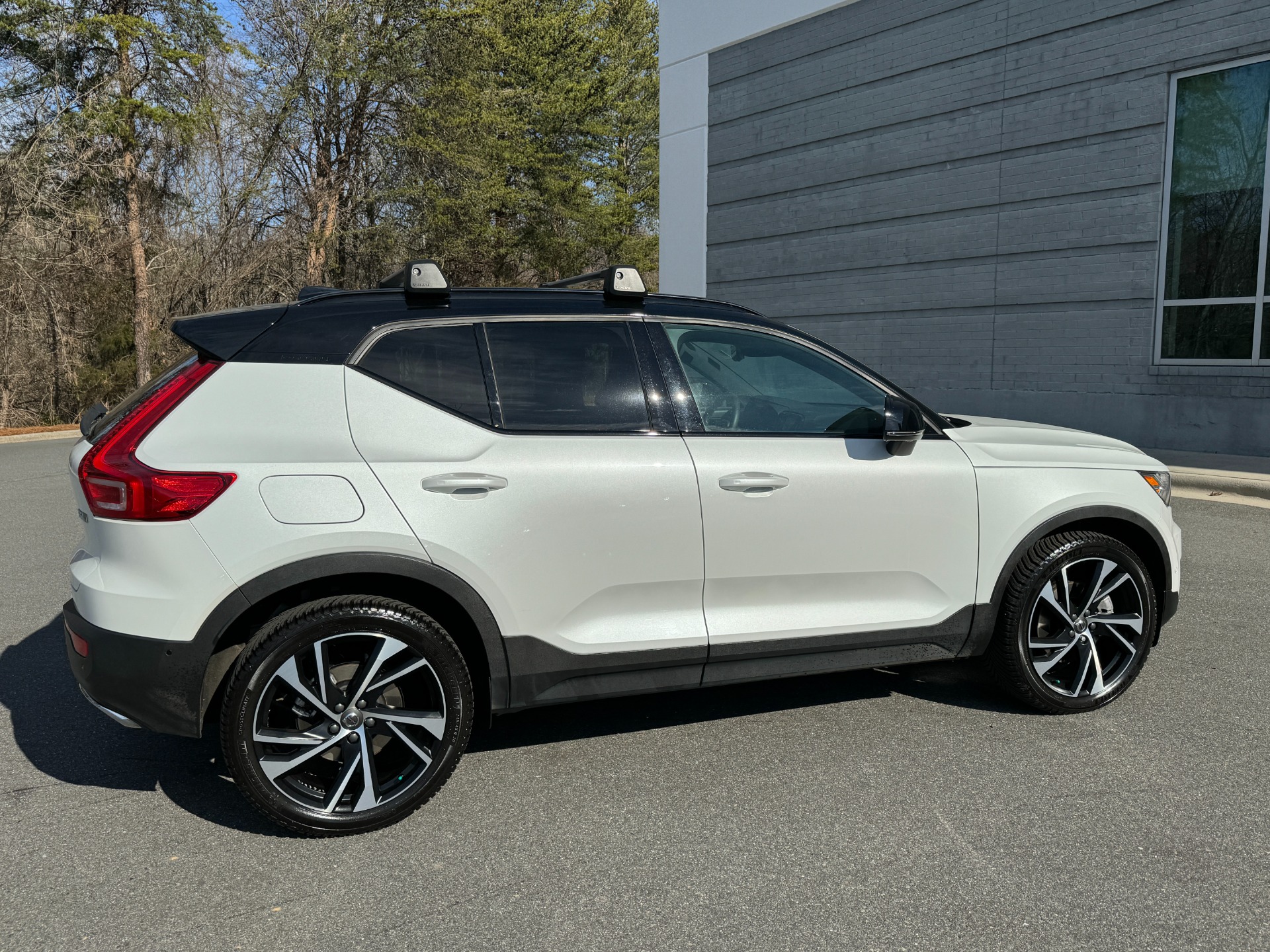 Used 2019 Volvo XC40 R-Design for sale $26,995 at Formula Imports in Charlotte NC 28227 13