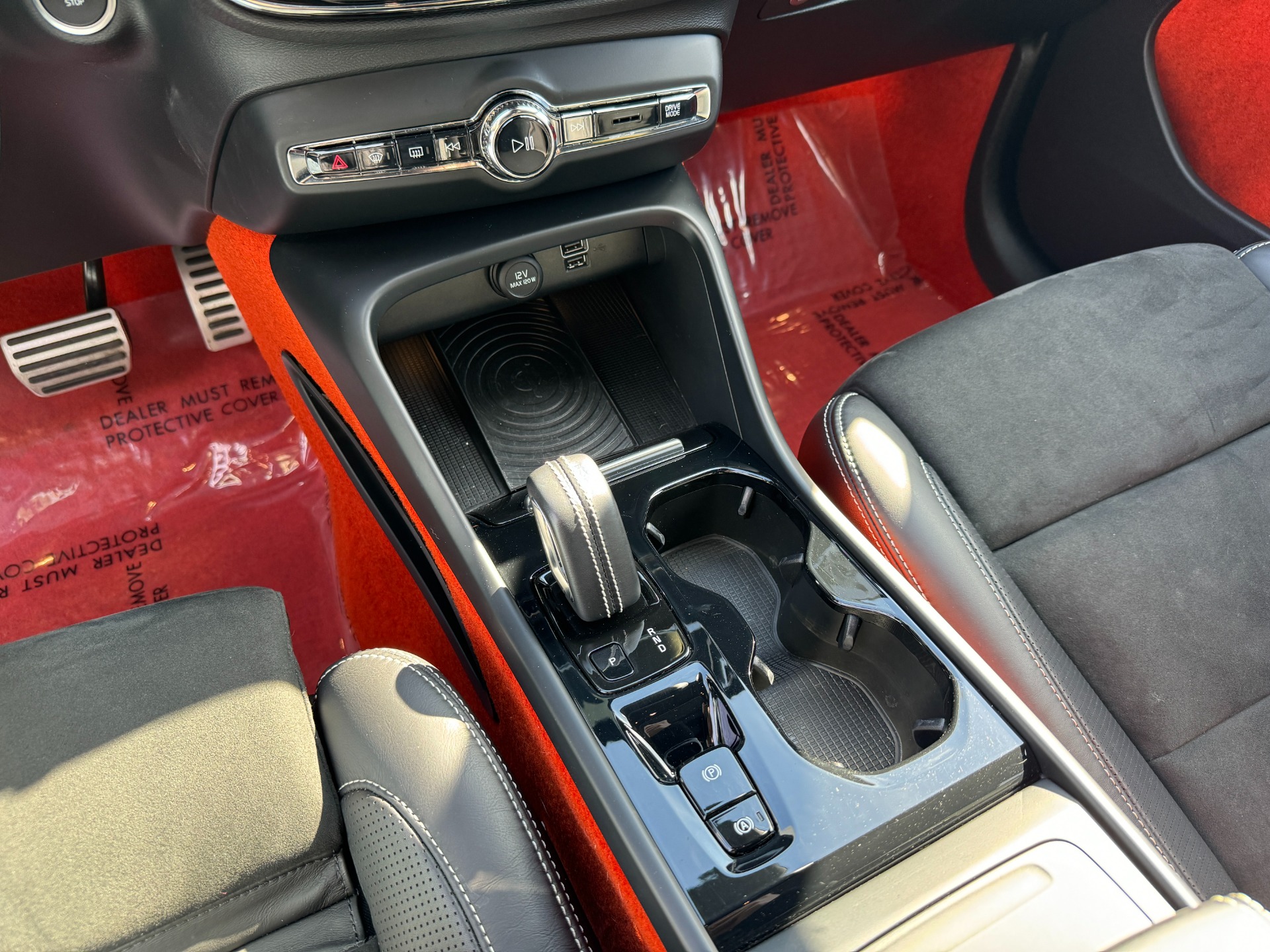 Used 2019 Volvo XC40 R-Design HARMON KARDON AUDIO / PROTECTION PKG for sale Sold at Formula Imports in Charlotte NC 28227 29
