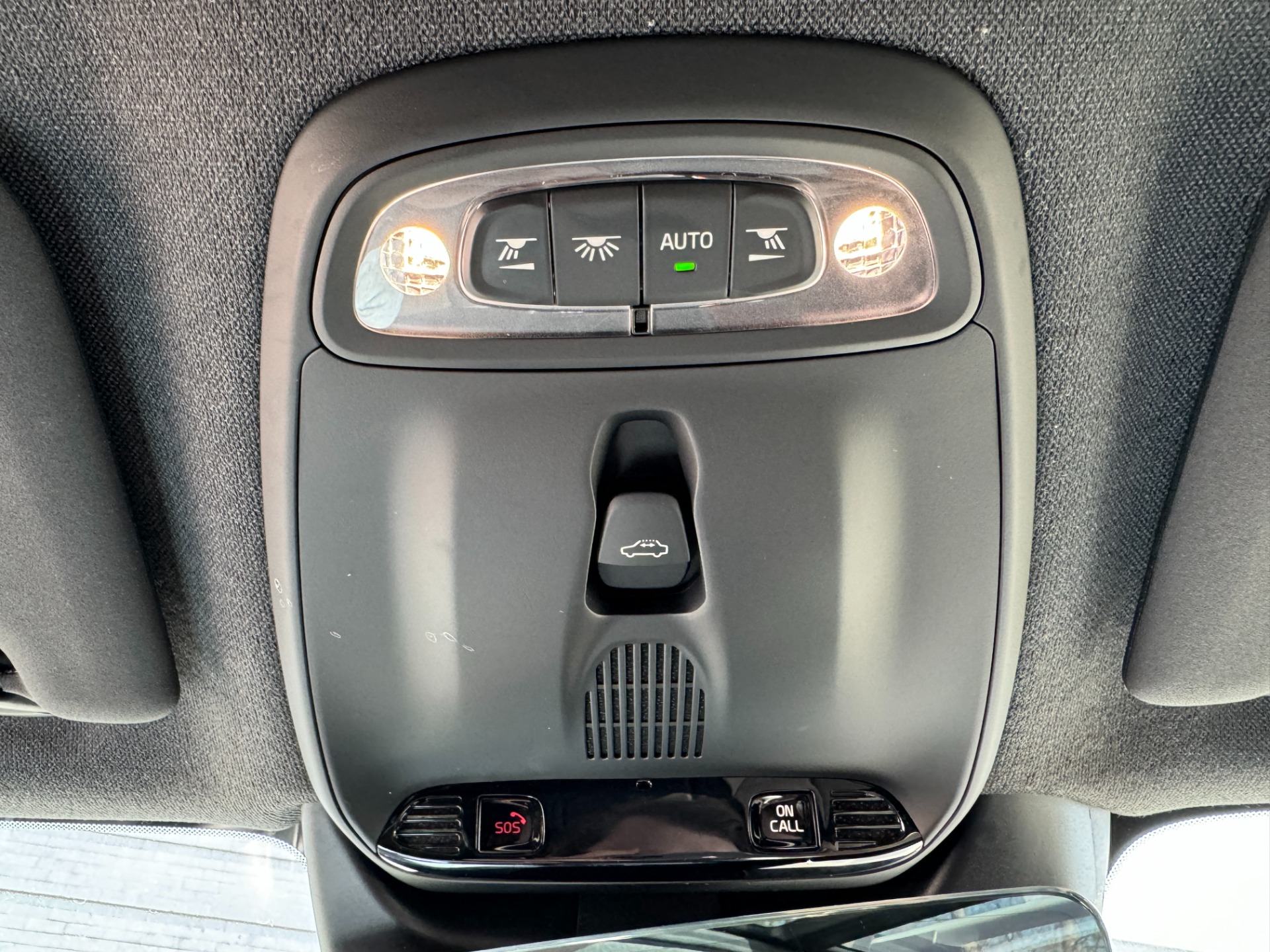Used 2019 Volvo XC40 R-Design HARMON KARDON AUDIO / PROTECTION PKG for sale Sold at Formula Imports in Charlotte NC 28227 30